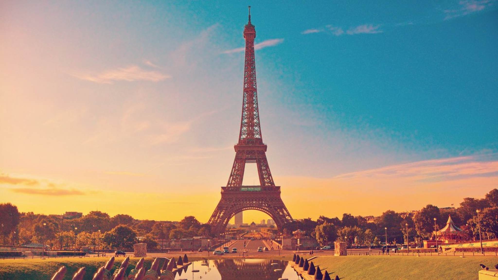 Auch rund um den Eiffelturm ist das Rauchen künftig stark eingeschränkt. © Marina Datsenko/Shutterstock.com