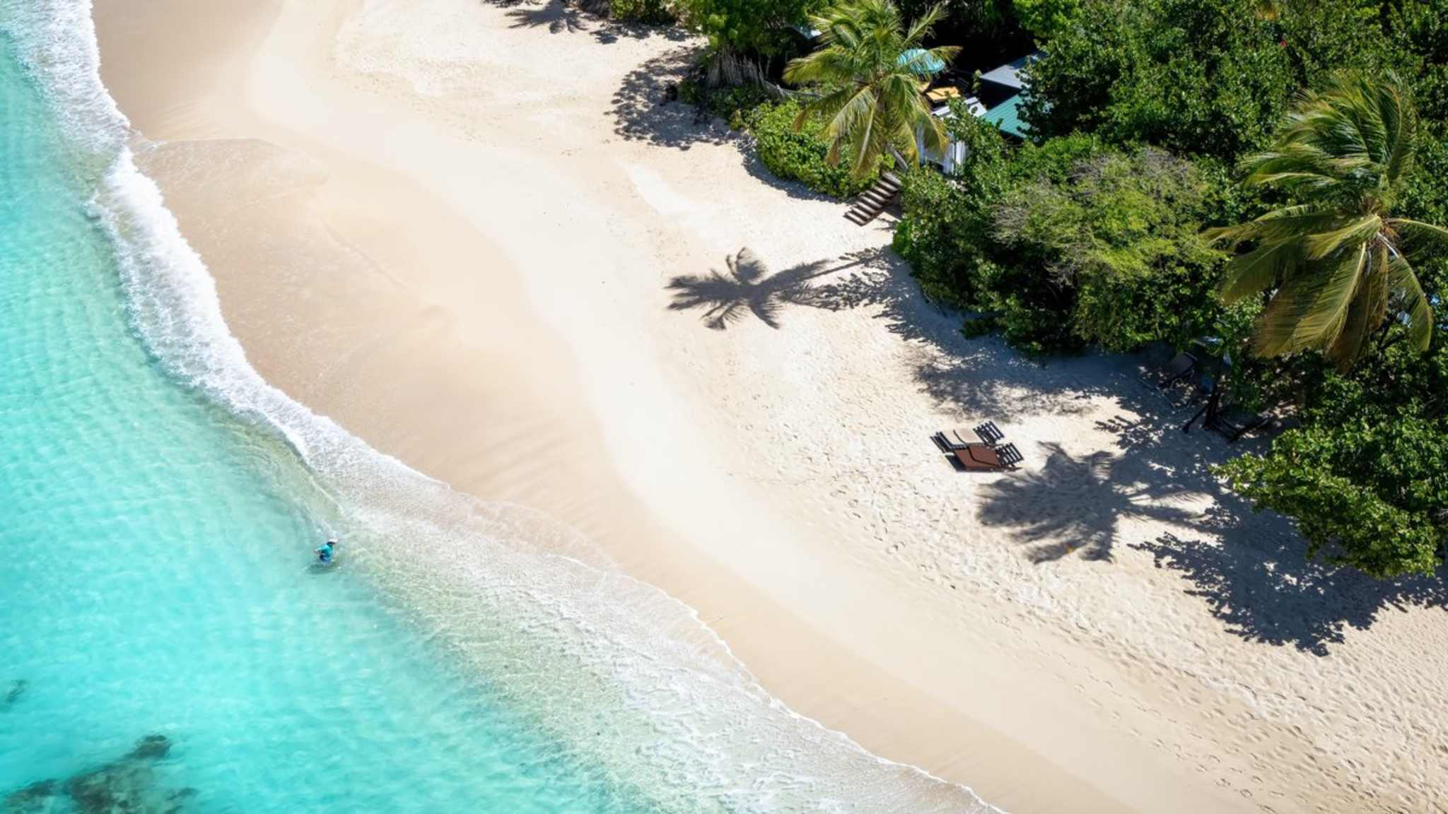 Für zahlreiche Deutsche kommt offenbar ein Leben im Ausland infrage. Das Ziel muss dabei nicht zwingend der Strand sein. © iStock via Getty/SHansche