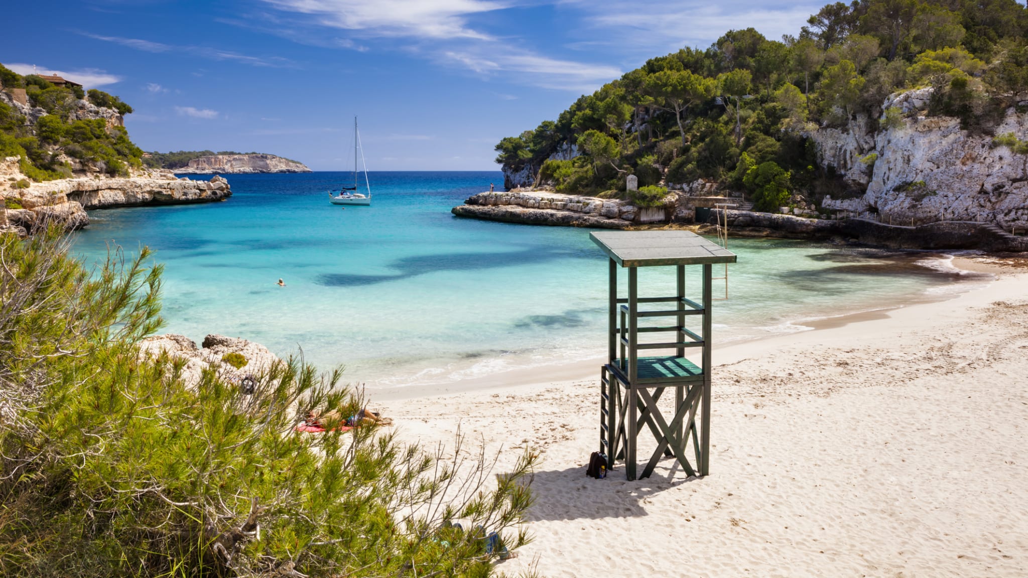 Strand an der Cala Llombards, Mallorca, Balearen, Spanien