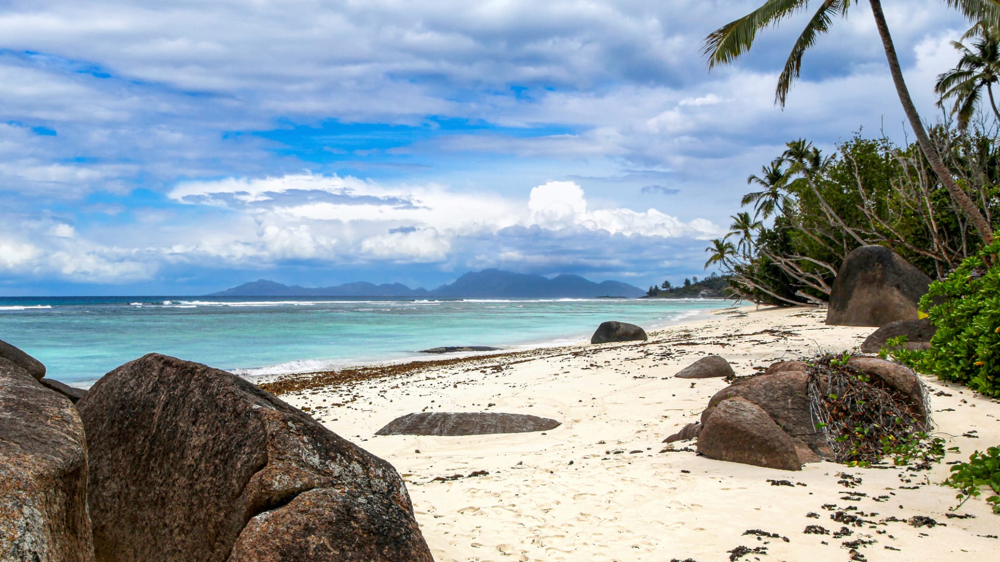 Strand auf Silhouette, Seychellen