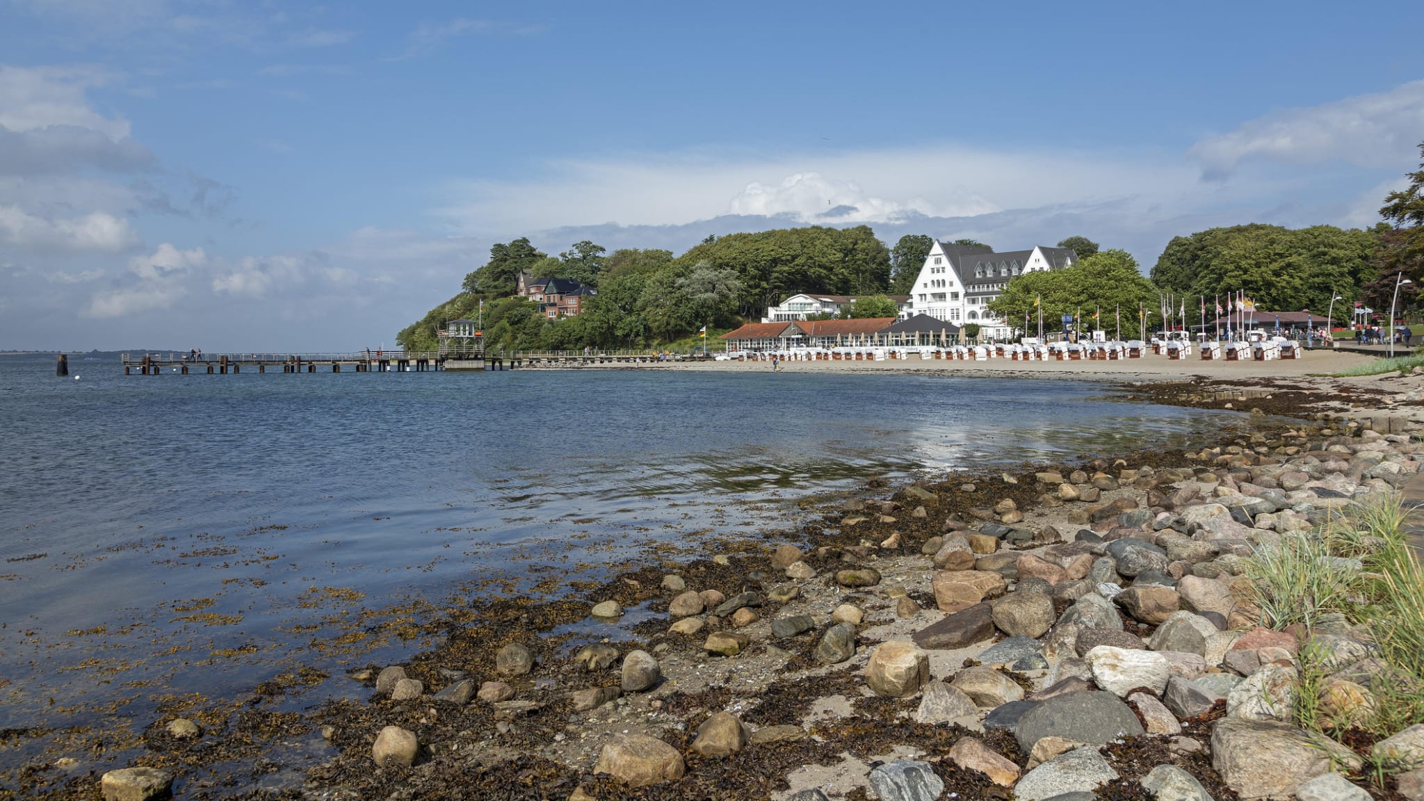 Strand in Glücksburg, Schleswig-Holstein, Deutschland © Siegfried Kuttig/imageBROKER via Getty Images