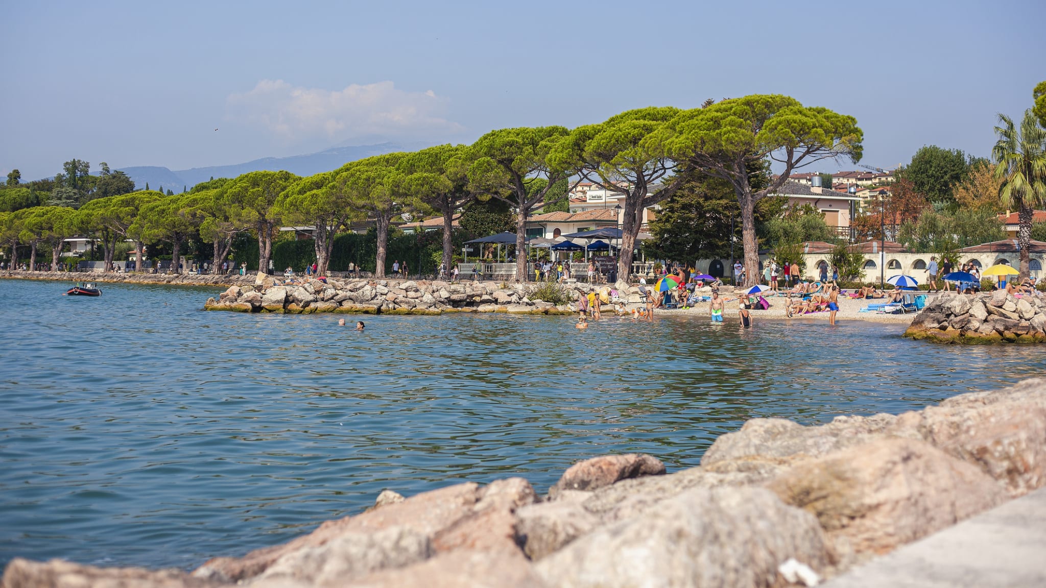 Strand in Lazise, Gardasee, Italien
