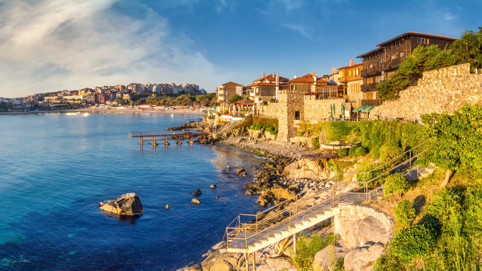 Typisch Bulgarische Backsteinhäuser der Stadt Sozopol am Meer