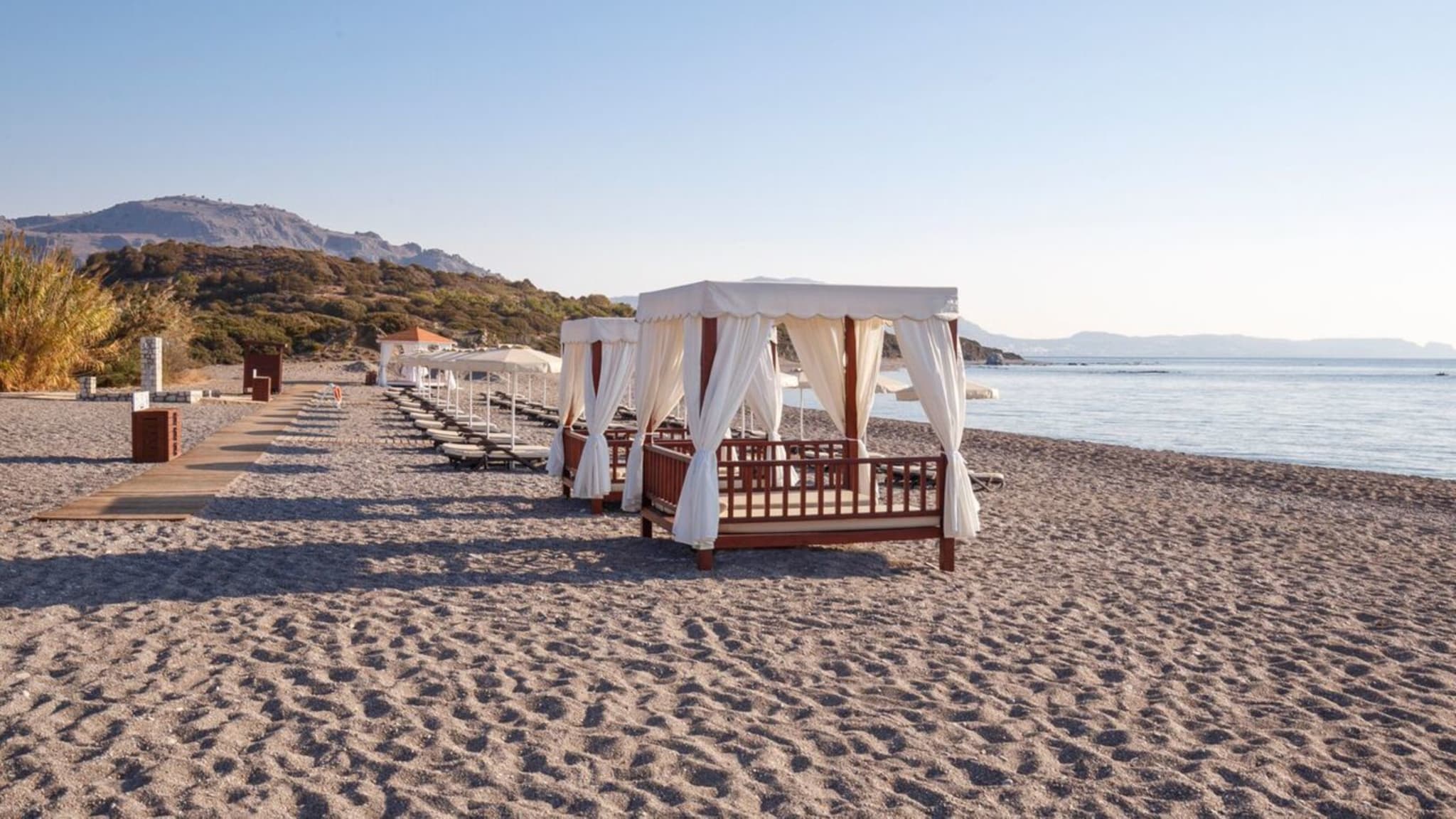 Wasser so weit das Auge reicht - der angrenzende Strand des Boutique 5 Hotel & Spa. Bild von Hotelier, März 2017.