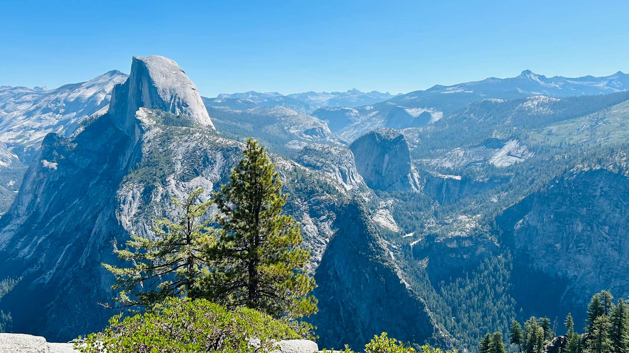 Half Dome vom Glacier Point über dem Yosemite Valley, Kalifornien, USA