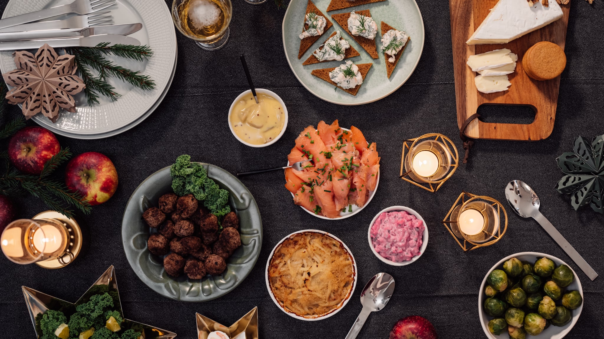 Julbord: das typische Smörgåsbord für Weihnachten in Schweden