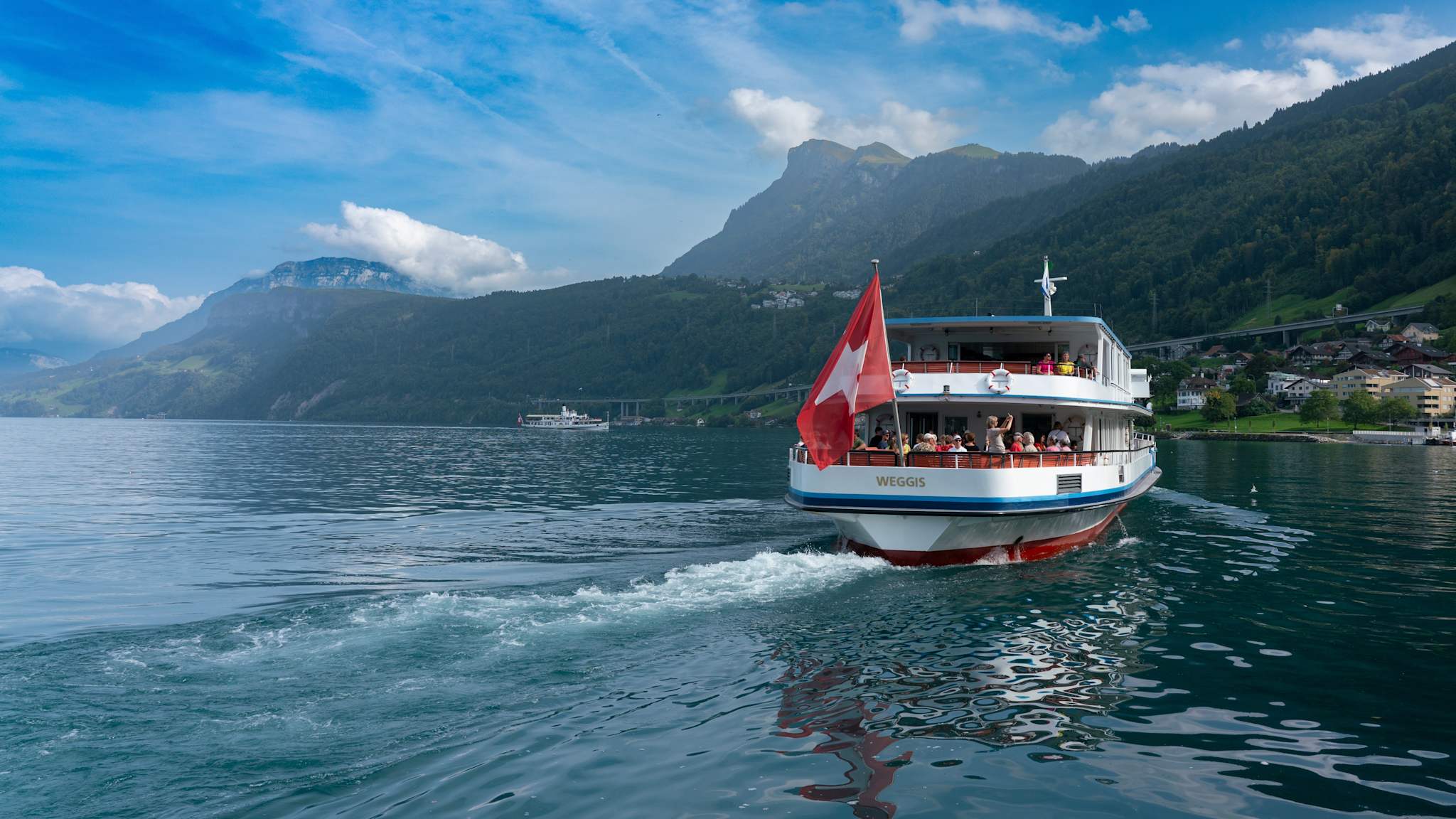 Ein Passagierboot auf dem Luzerner See, Schweiz