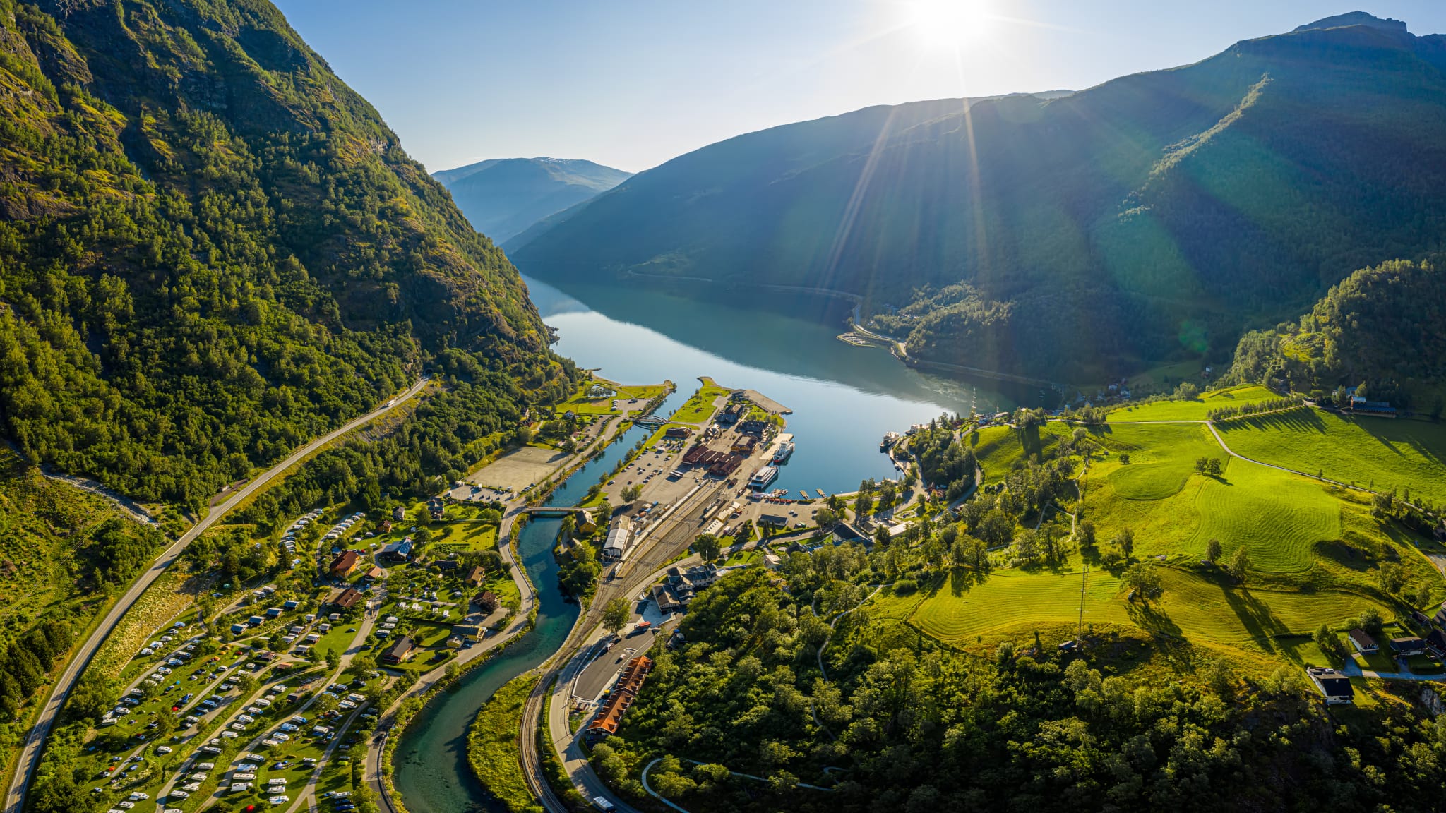 Flaam, Aurland, Norwegen © stock.adobe.com - Andrei Armiagov