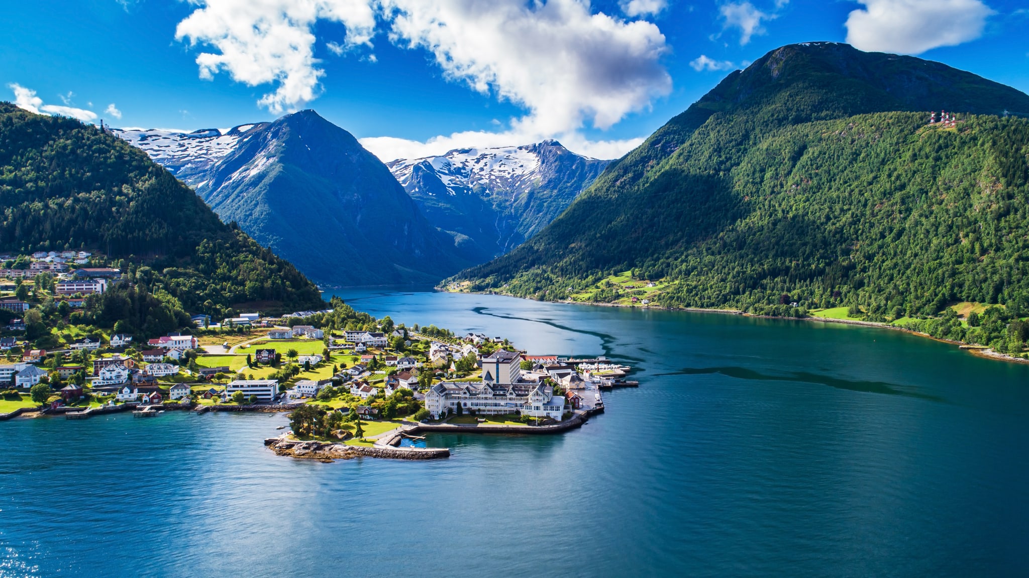 Flaam, Aurland, Norwegen © stock.adobe.com - mariusltu