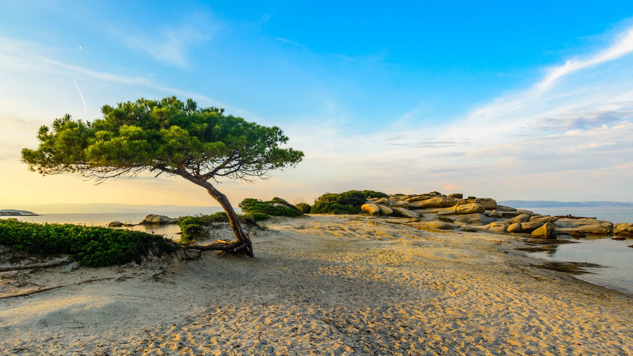 Traumhafter Strand auf der Sithonía-Halbinsel – Karidi-Beach bei Vourvourou © stock.adobe.com - dyushes