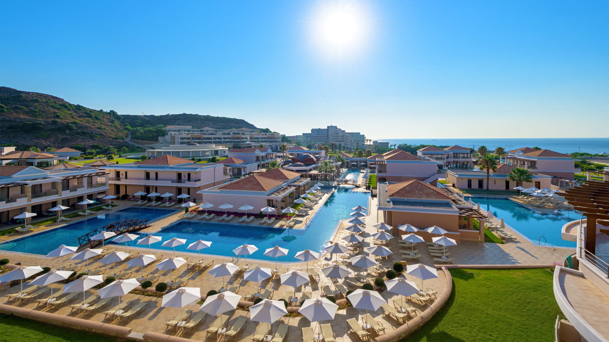 Empfehlungen für Badeurlaub auf Rhodos: 7 Hotels mit XL-Poollandschaft