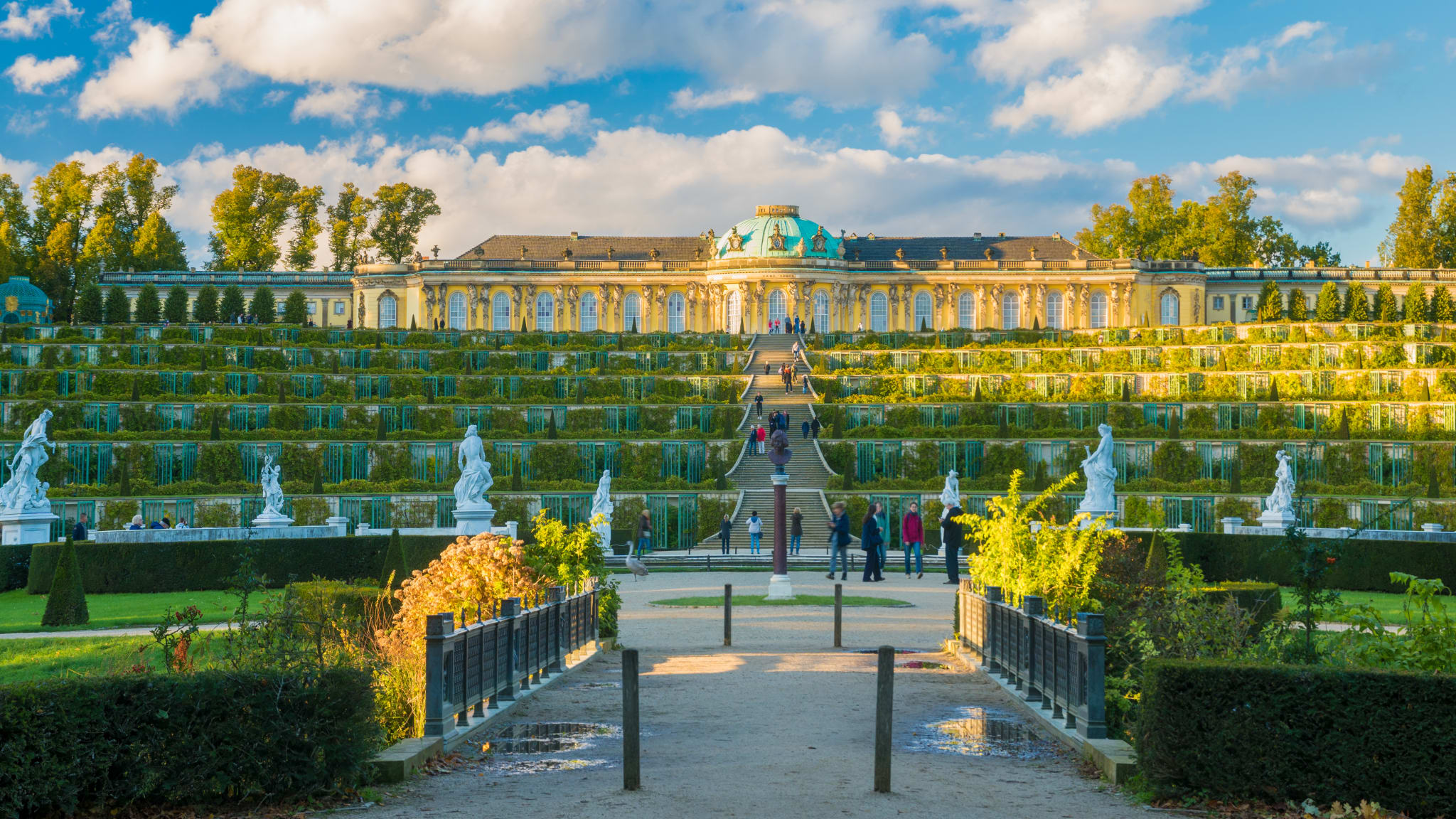 Schloss Sanssouci, Potsdam, Brandenburg, Deutschland © Shutterstock - Mike Mareen