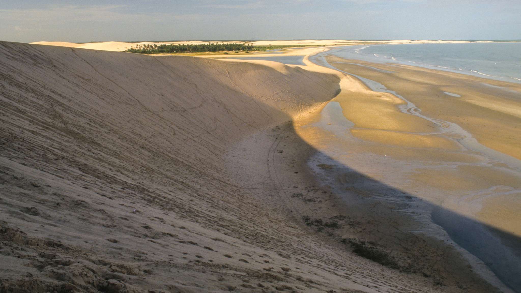 Die Düne von Jericoacoara im Norden Brasiliens