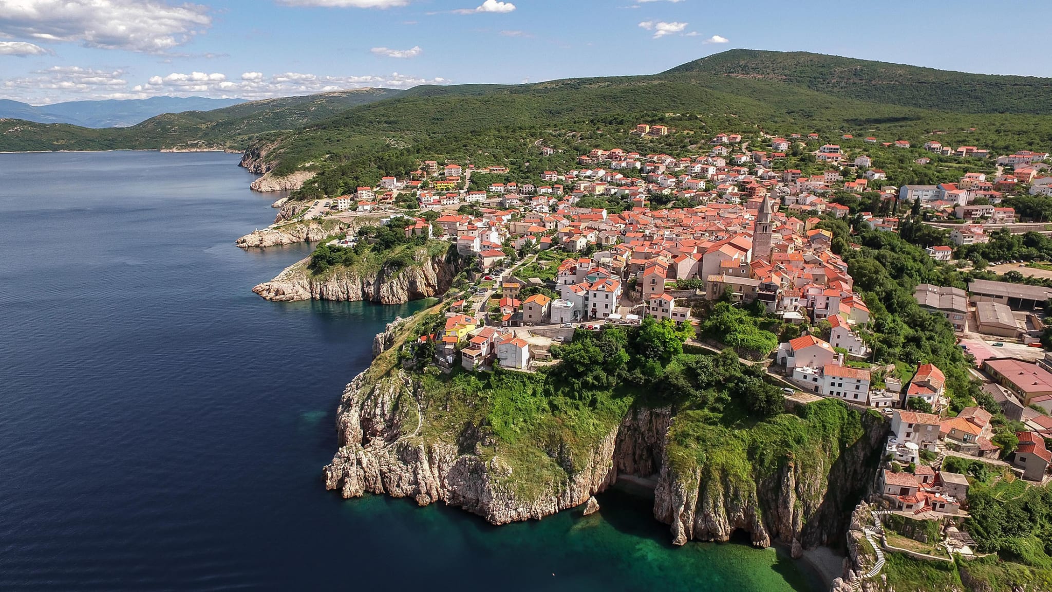 Vrbnik liegt fast 50 Metern über dem Meer und gehört zu den ältesten Siedlungen auf der Halbinsel der Insel Krk © Kroatische Zentrale für Tourismus - Ivo Biočina
