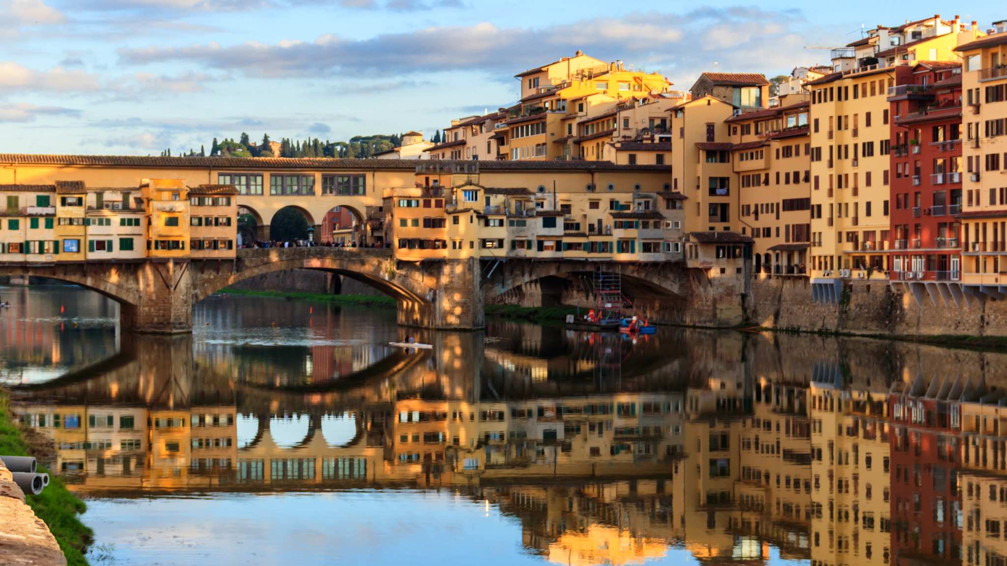 Die berühmte Steinbrücke Ponte Vecchio in Florenz, Italien