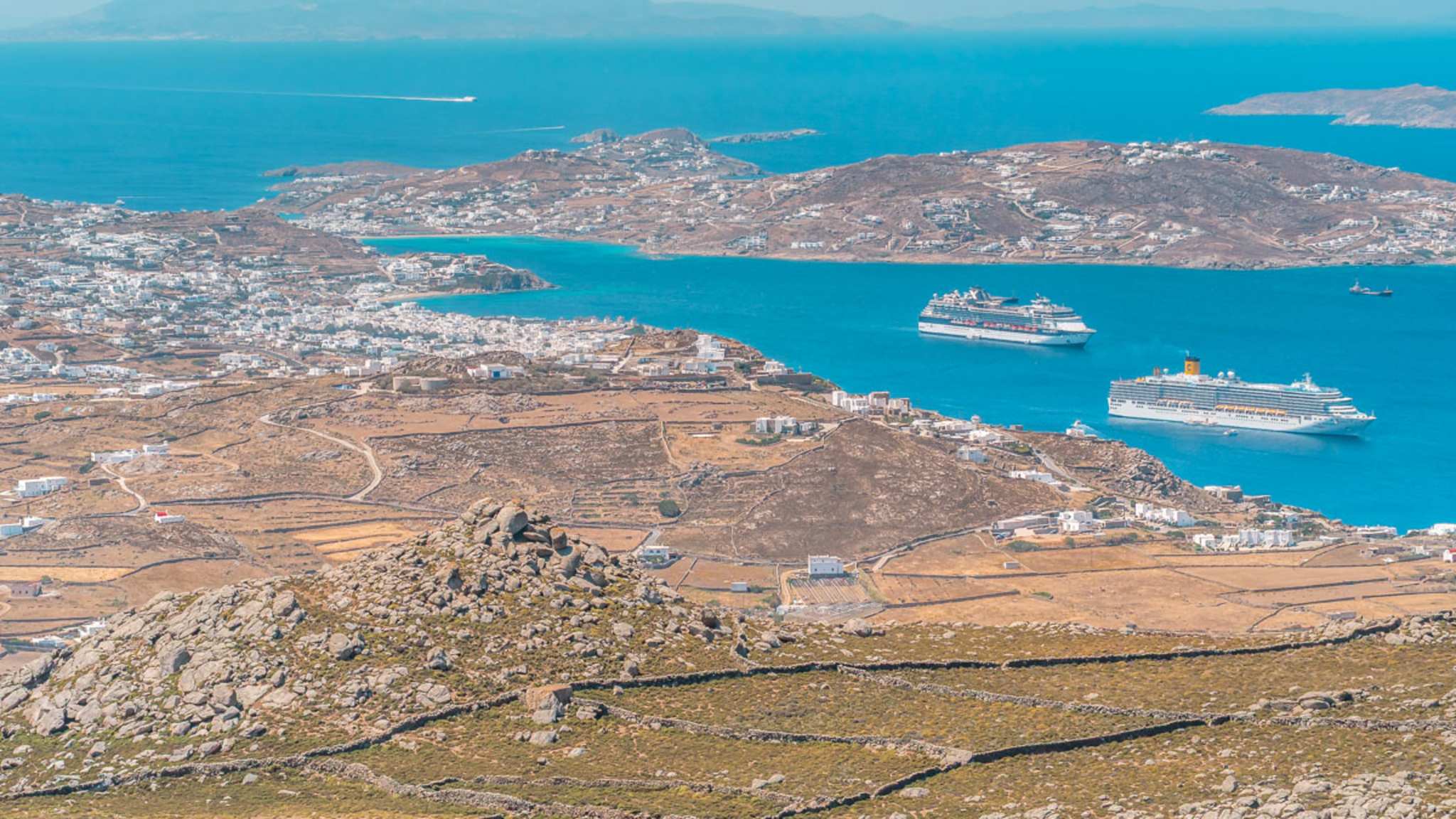 Ausblick vom Berg Profitis Ilis, Mykonos © Tom & Ella – Greece Moments
