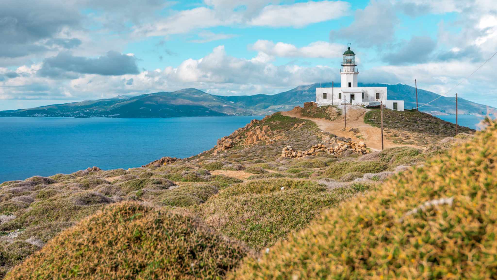Leuchtturm am Kap Aremnistis auf Mykonos © Tom & Ella – Greece Moments