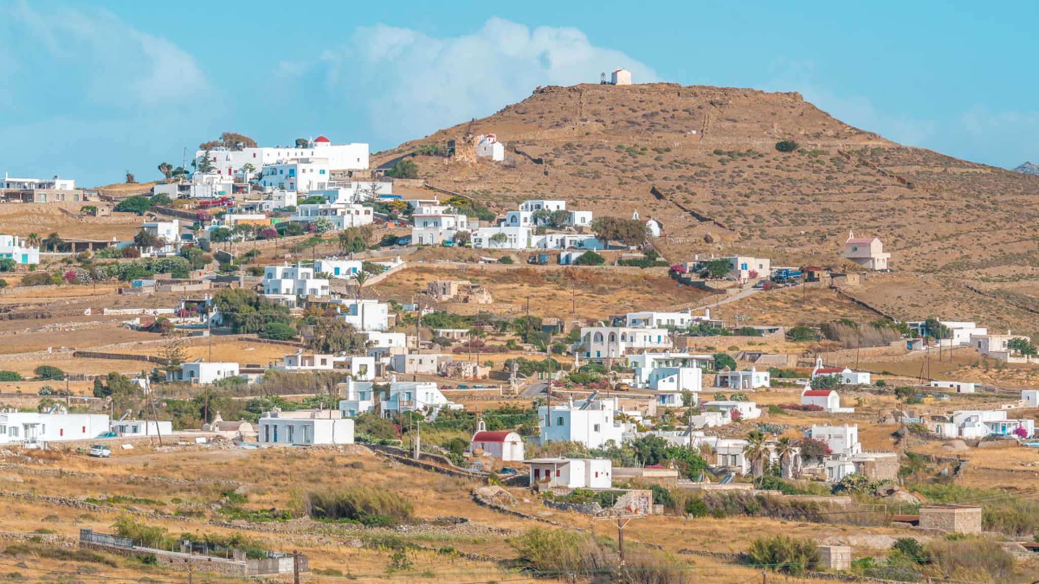 Paleokastro in Ano Mera, Mykonos © Tom & Ella – Greece Moments