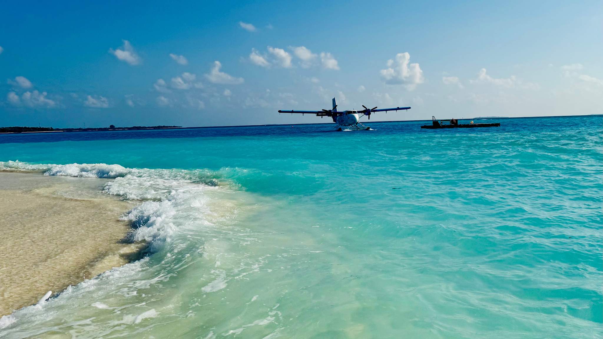 Wasserflugzeug für den Weg auf die Inseln © Nina Fleischhauer