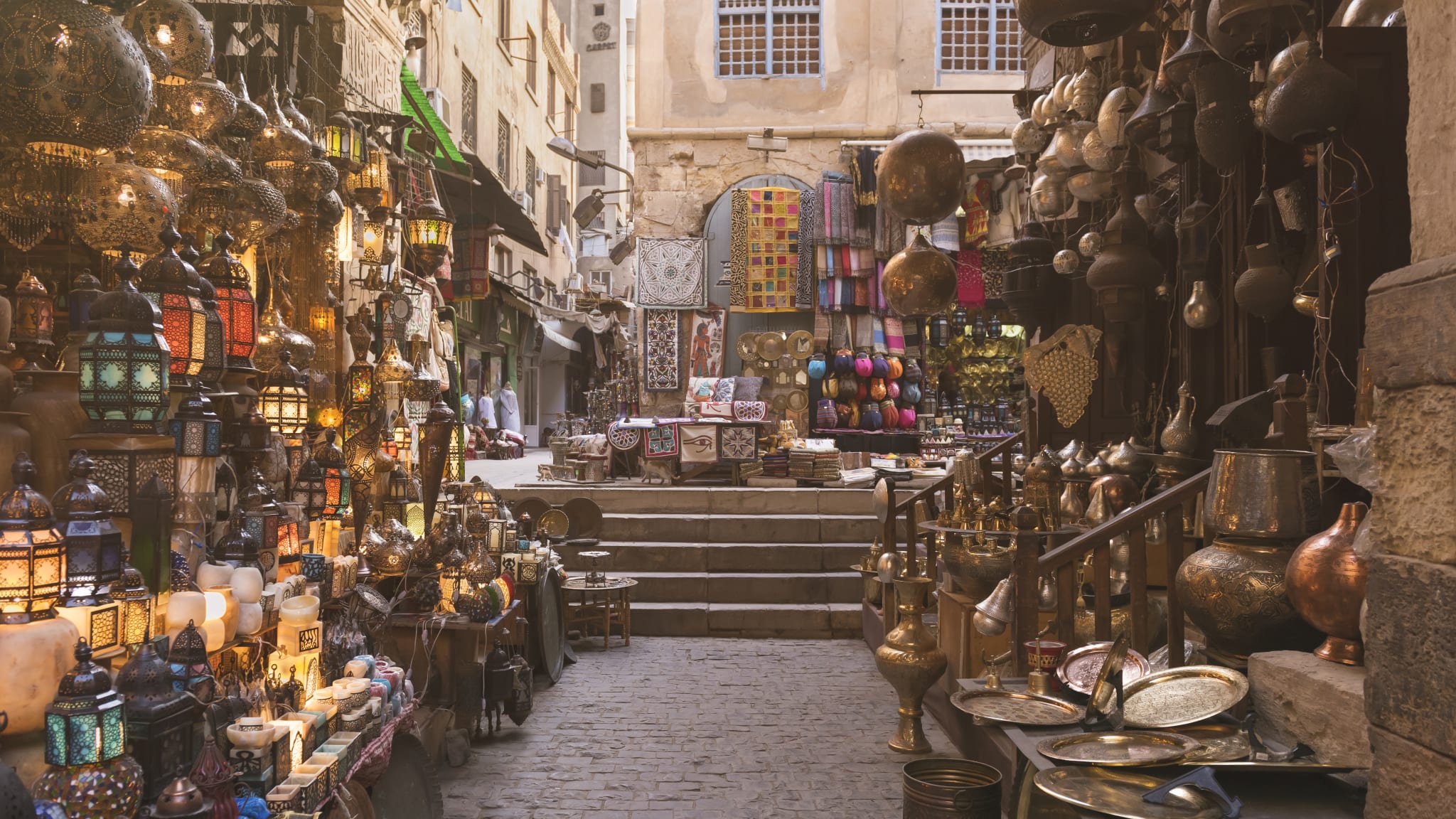 Gasse auf dem Khan al Khalili-Basar, Kairo, Ägypten