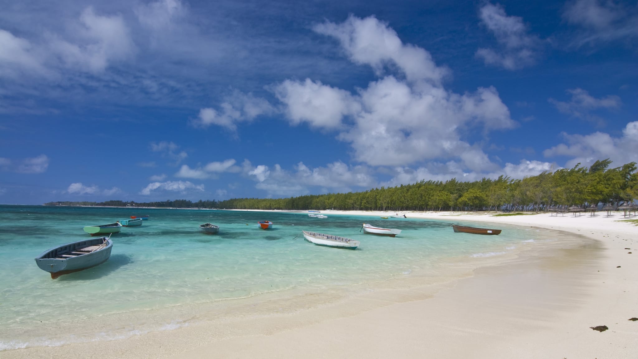 White sand beach near Poste de Flacq, Mauritius, Indian Ocean, Africa