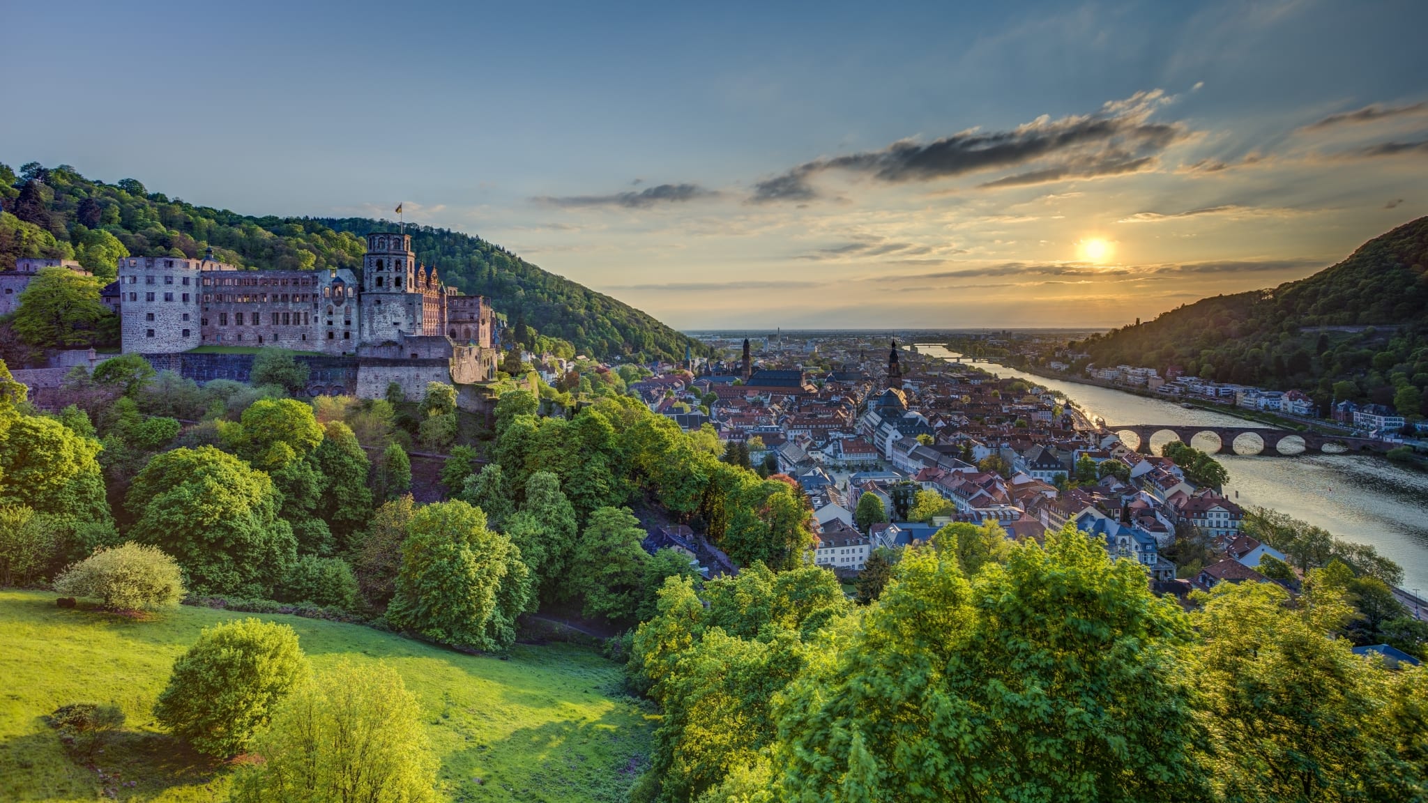 Germany, Heidelberg, Heidelberg Castle and Neckar River