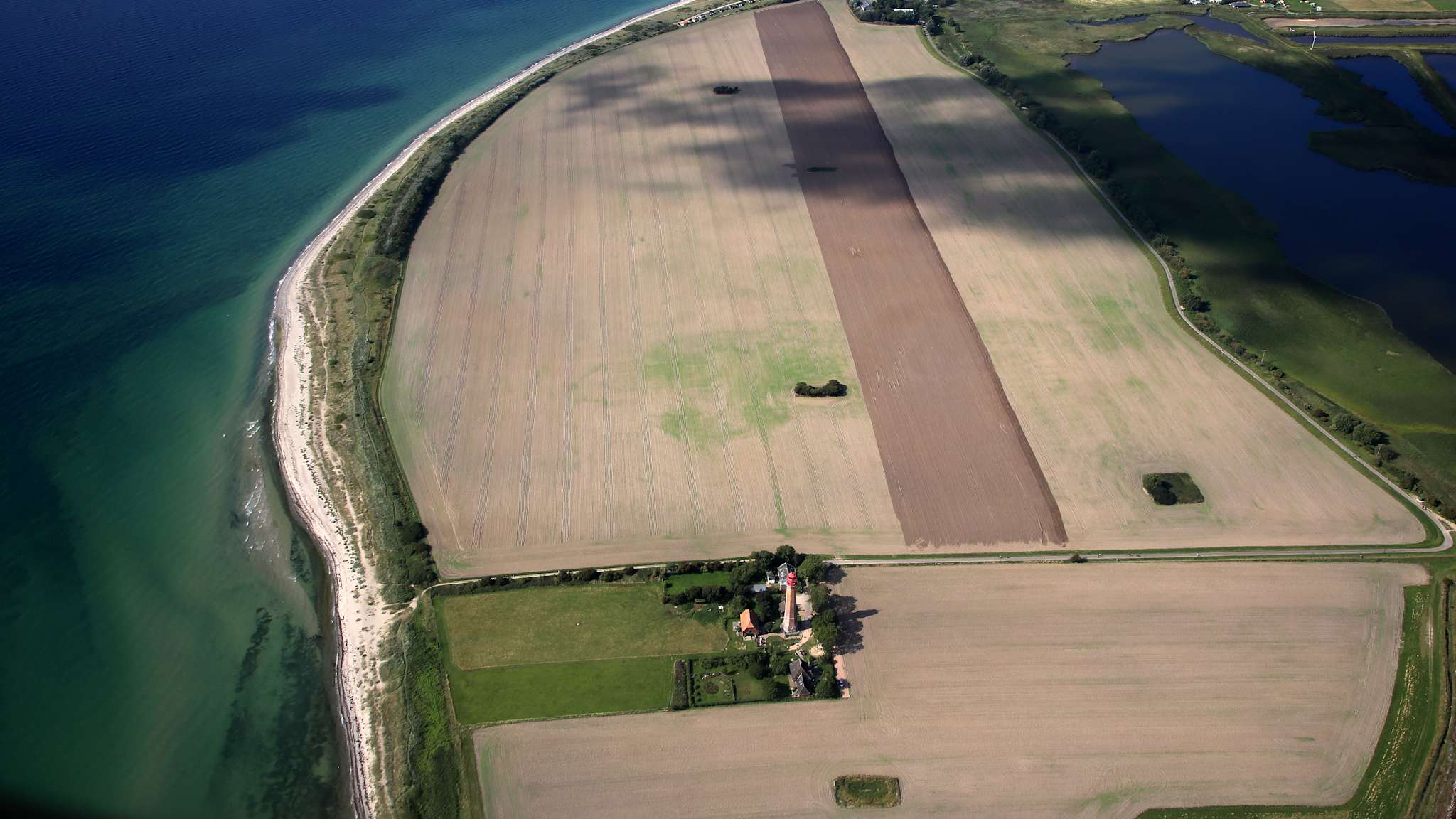 Strand Marienleuchte von oben, Fehmarn, Schleswig-Holstein, Deutschland © Shutterstock