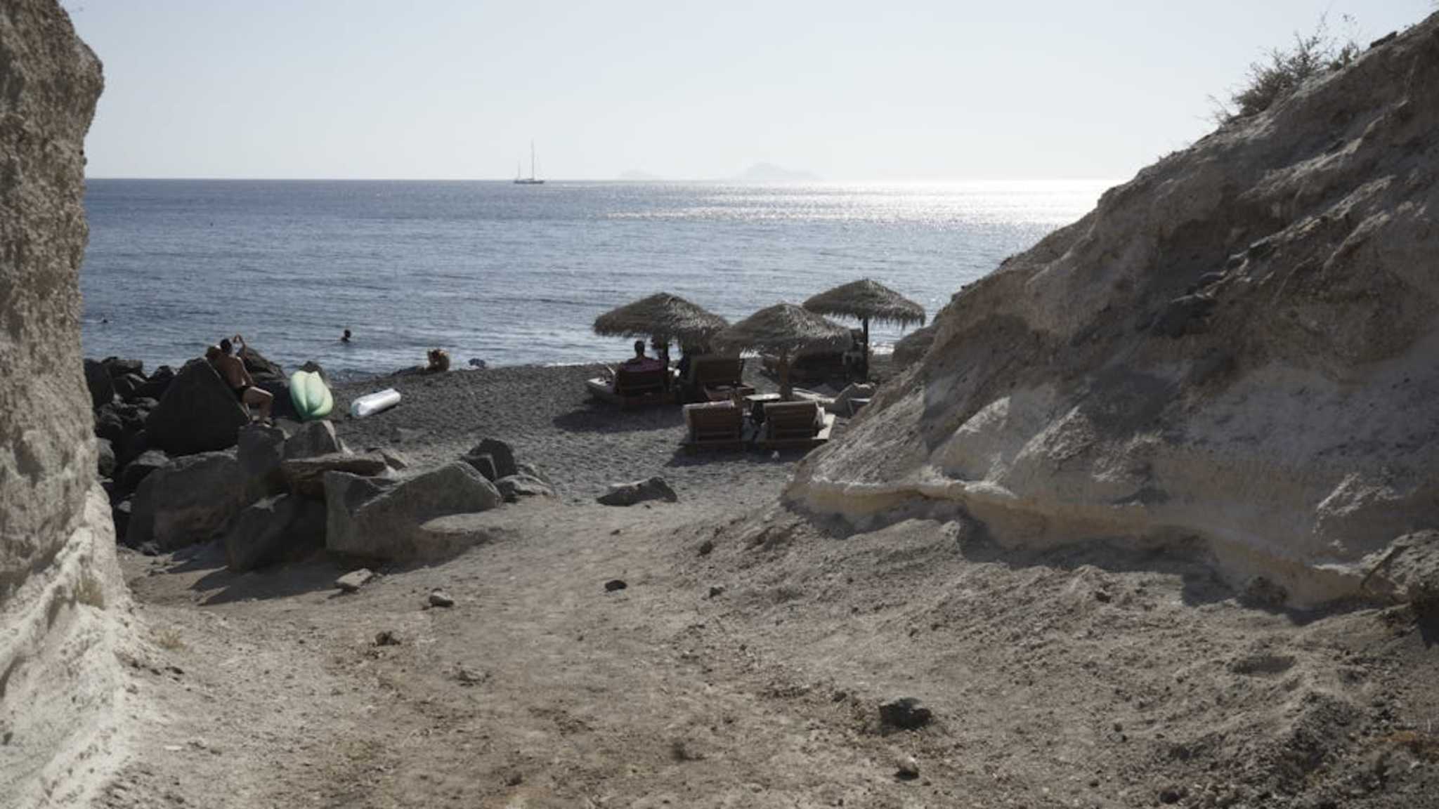 Eros Beach auf Santorini, Griechenland ©HolidayCheck