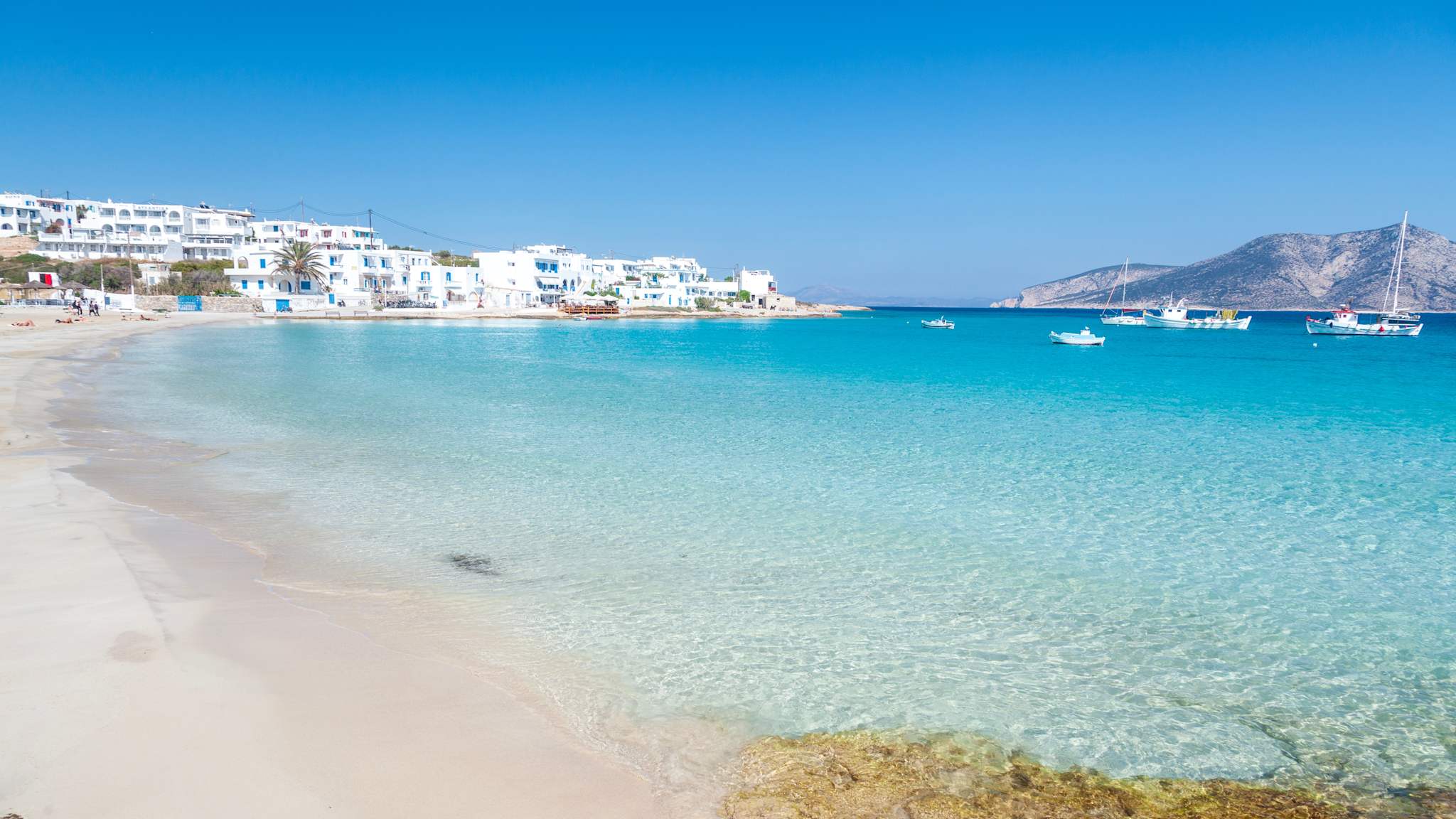 Strand bei Chora © Shutterstock 2303357939