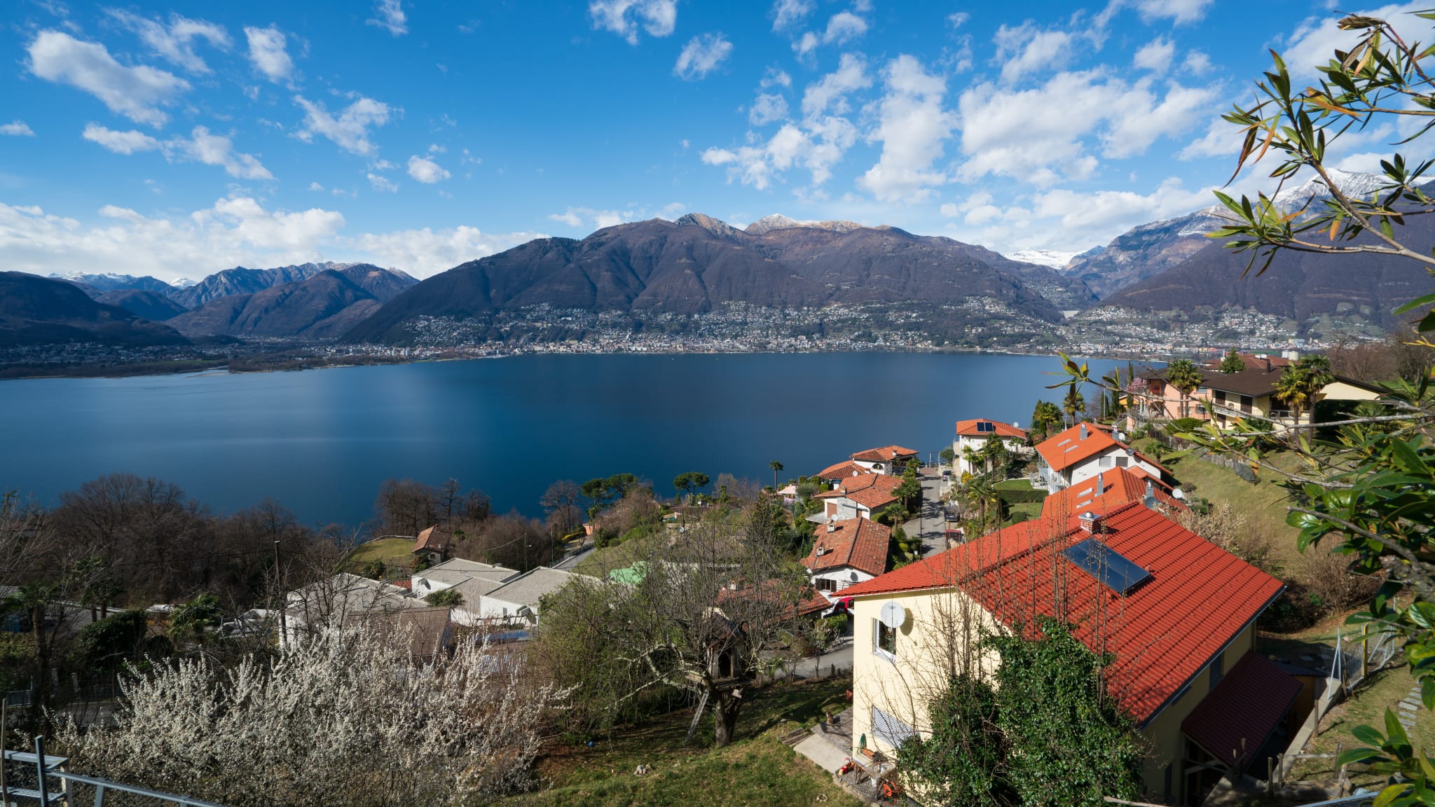 Ausblick über Gambarogno, Lago Maggiore, Schweiz