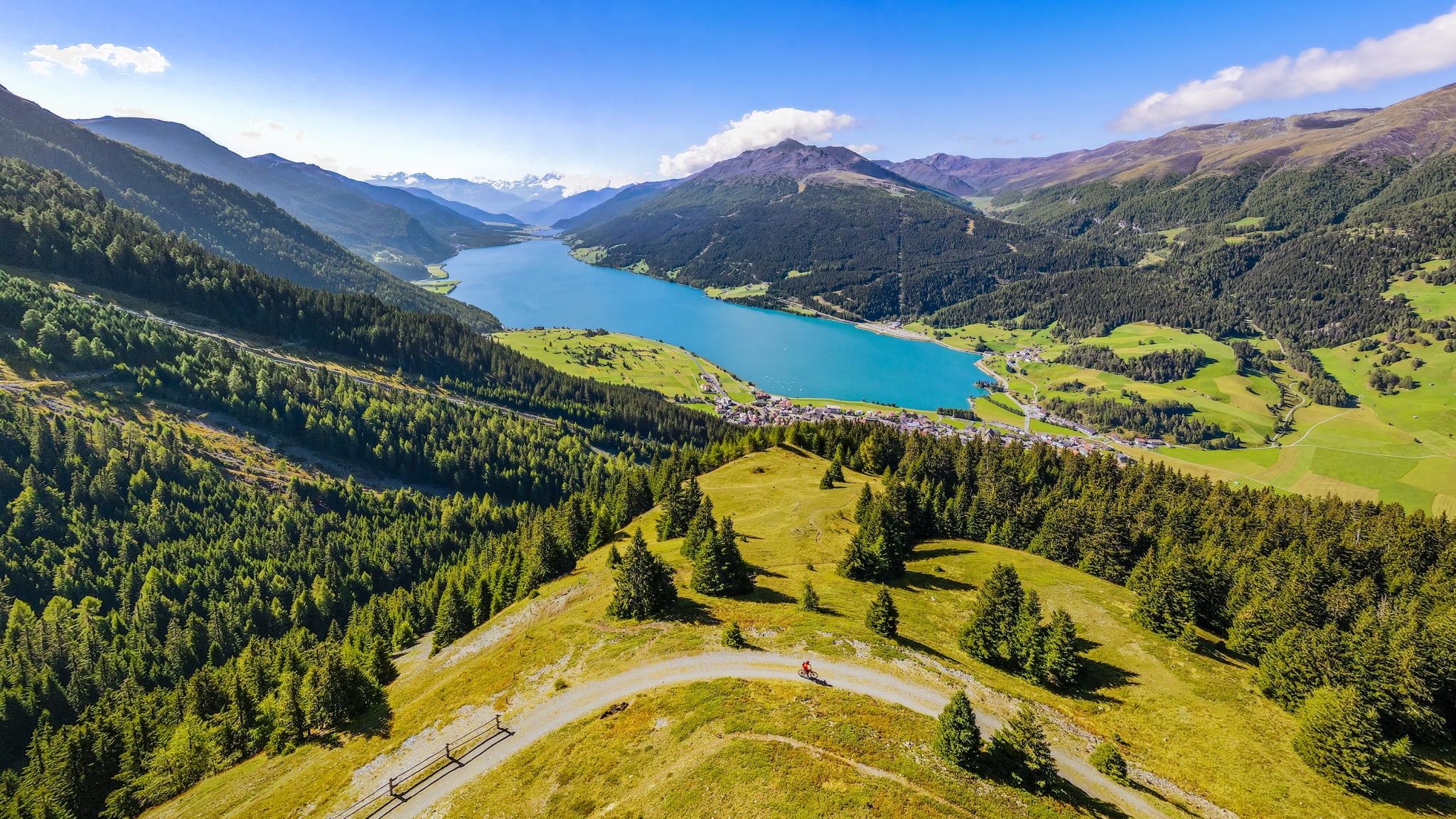 Reschensee von oben, Vinschgau, Südtirol