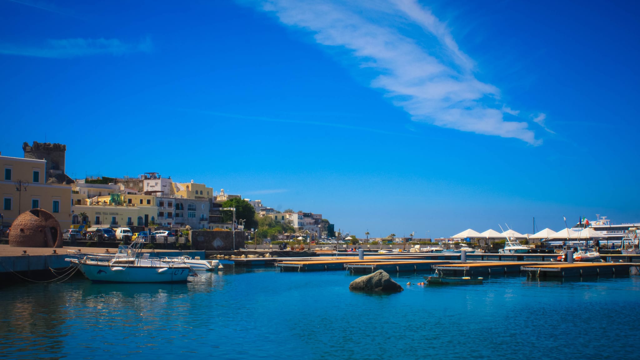 Hafen in Ischia, Insel Ischia, Kampanien