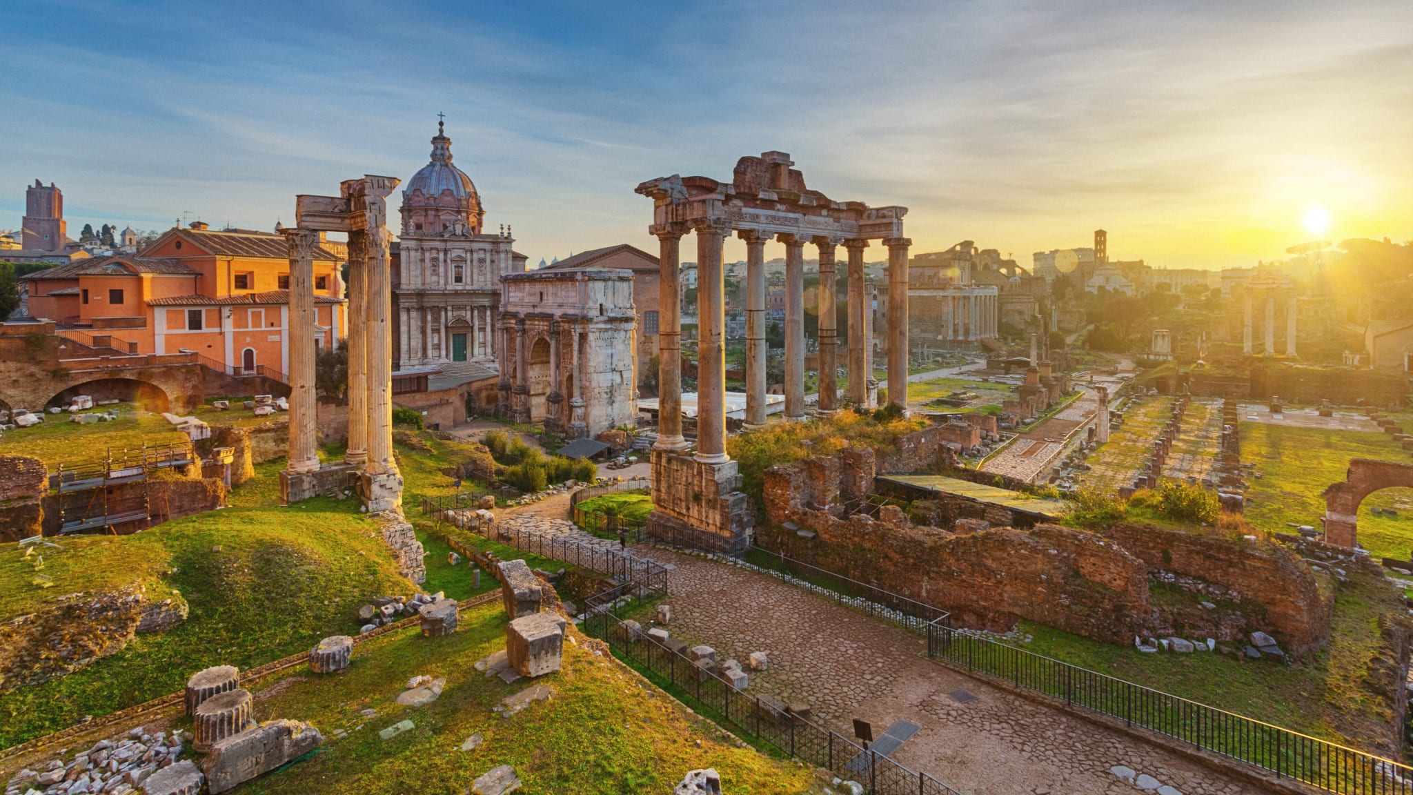 Forum Romanum, Rom, Italien © GettyImages - Peter Zelei Images