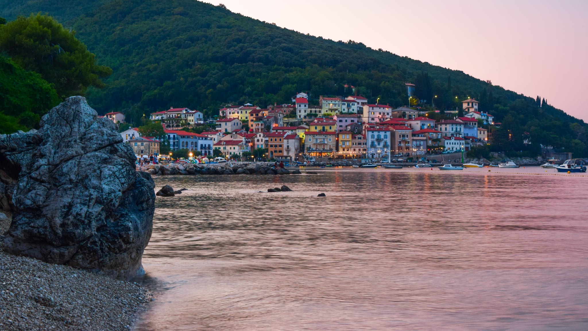 Strand Sipar, Kvarner Bucht, Kroatien © Getty Images