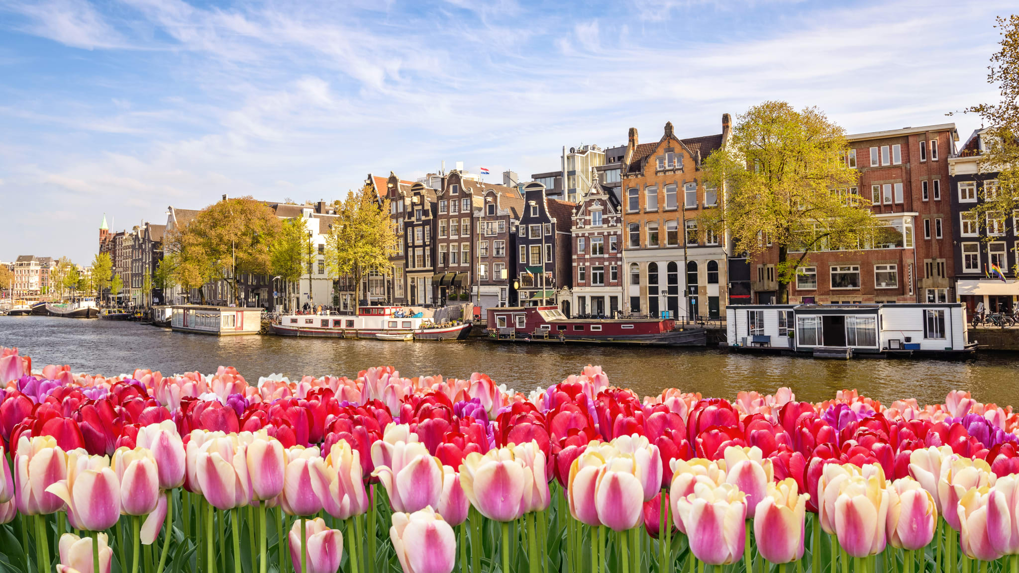 Häuser am Waterfront Kanal, Amsterdam, Niederlande