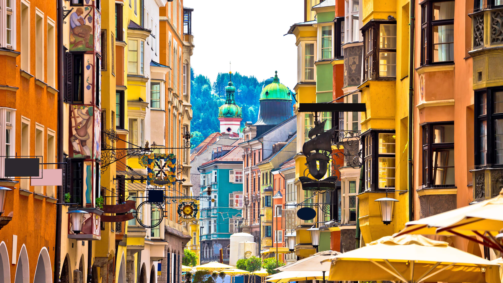 Historische Altstadt mit bunten Gebäuden