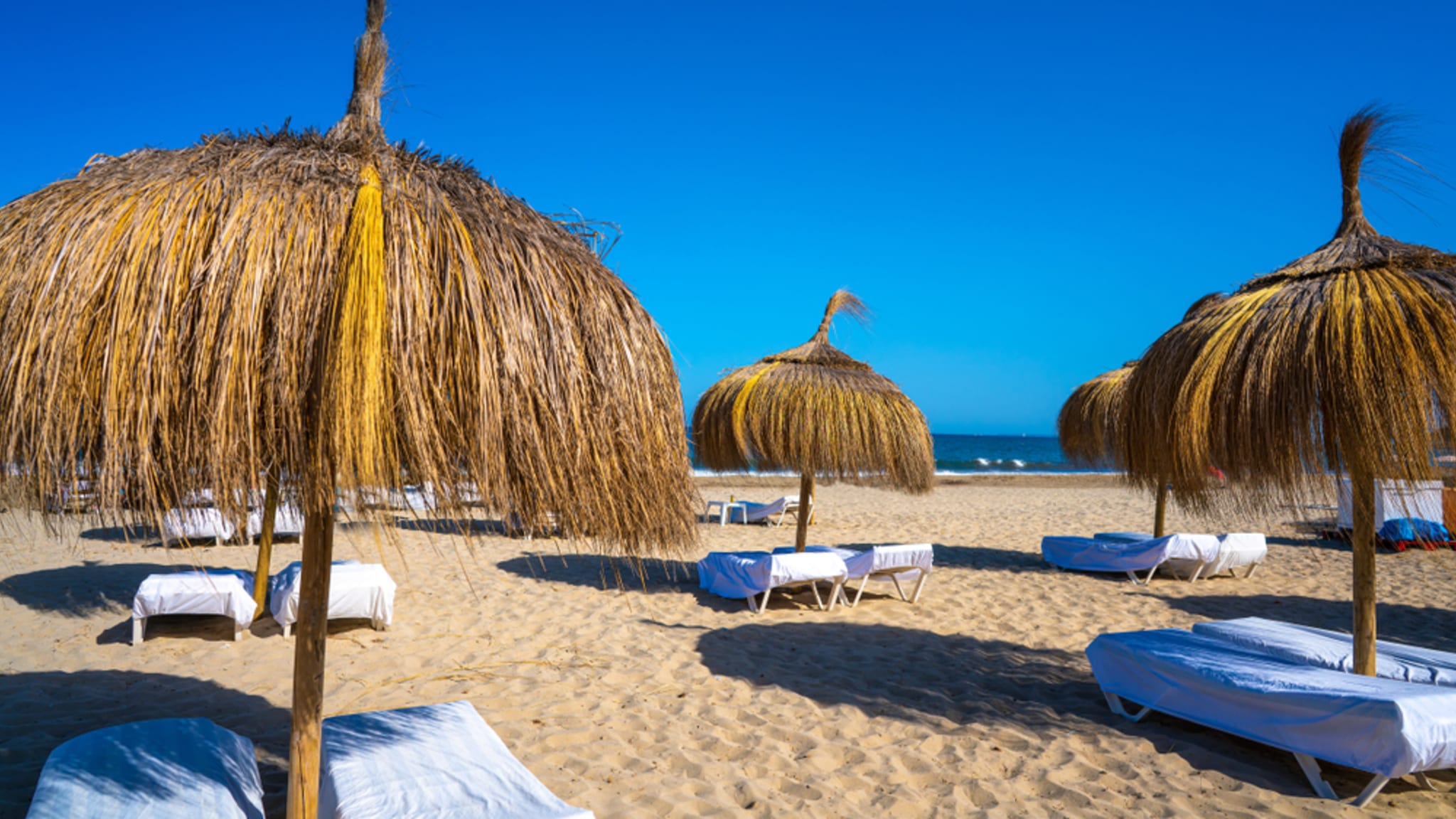 Liegen am Playa d'en Bossa auf Ibiza