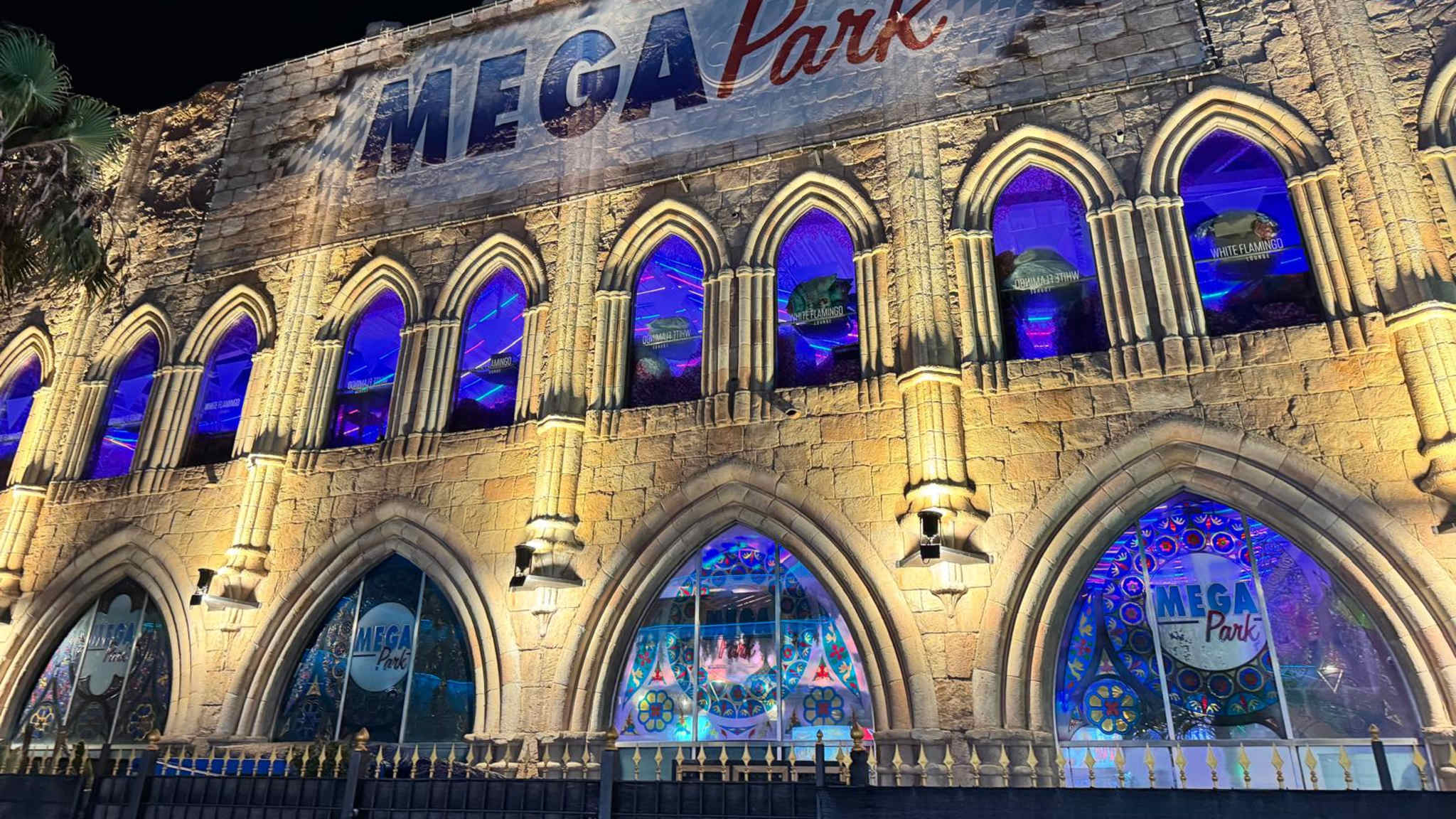 Mega Park Logo von außen auf Mallorca, Spanien © HolidayCheck
