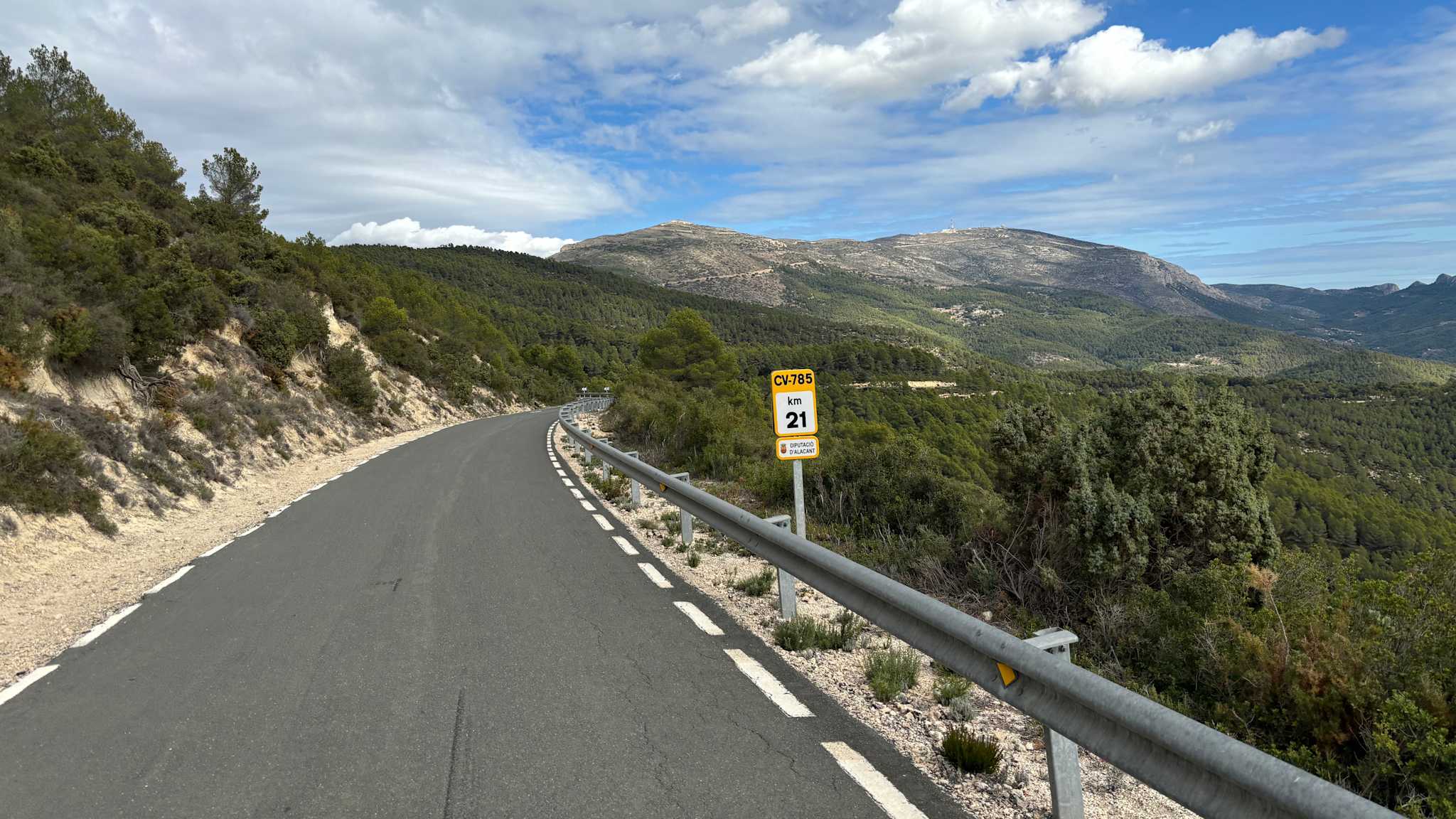 Straße in den La Nucia Mountains, Spanien