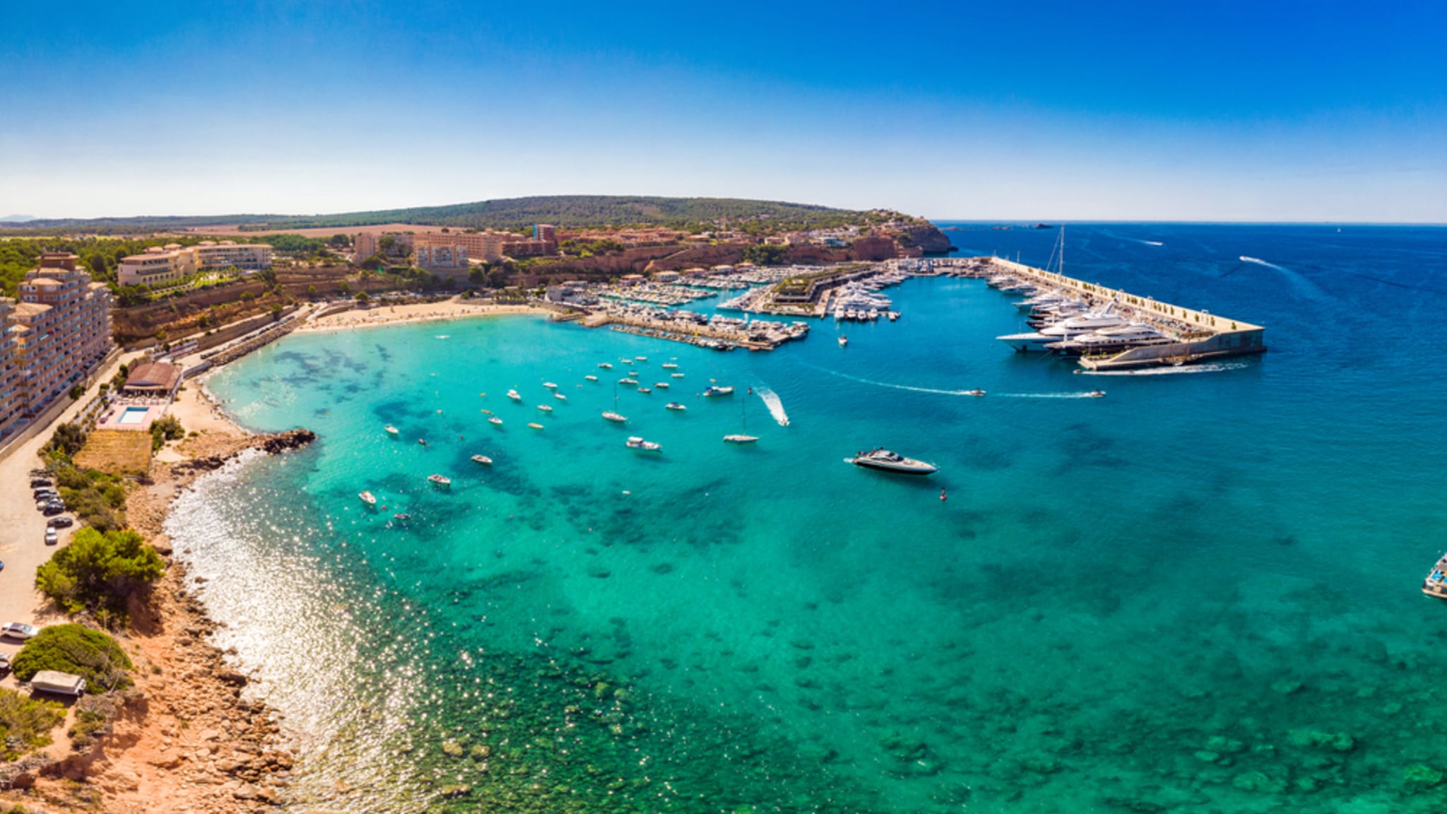 Vogelperspektive auf den Playa el Toro auf Mallorca