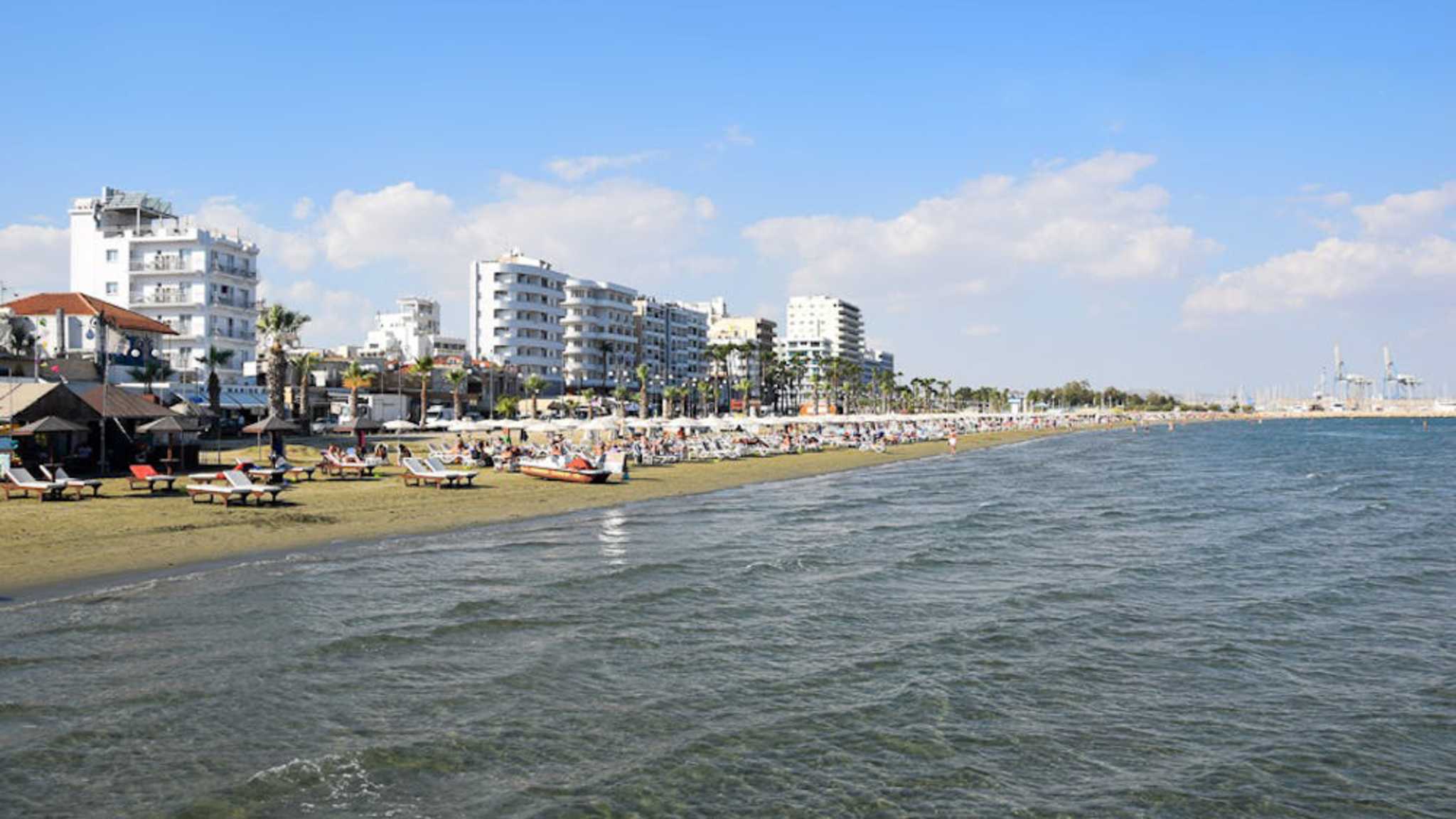 Finikoudes Beach, Zypern ©HolidayCheck