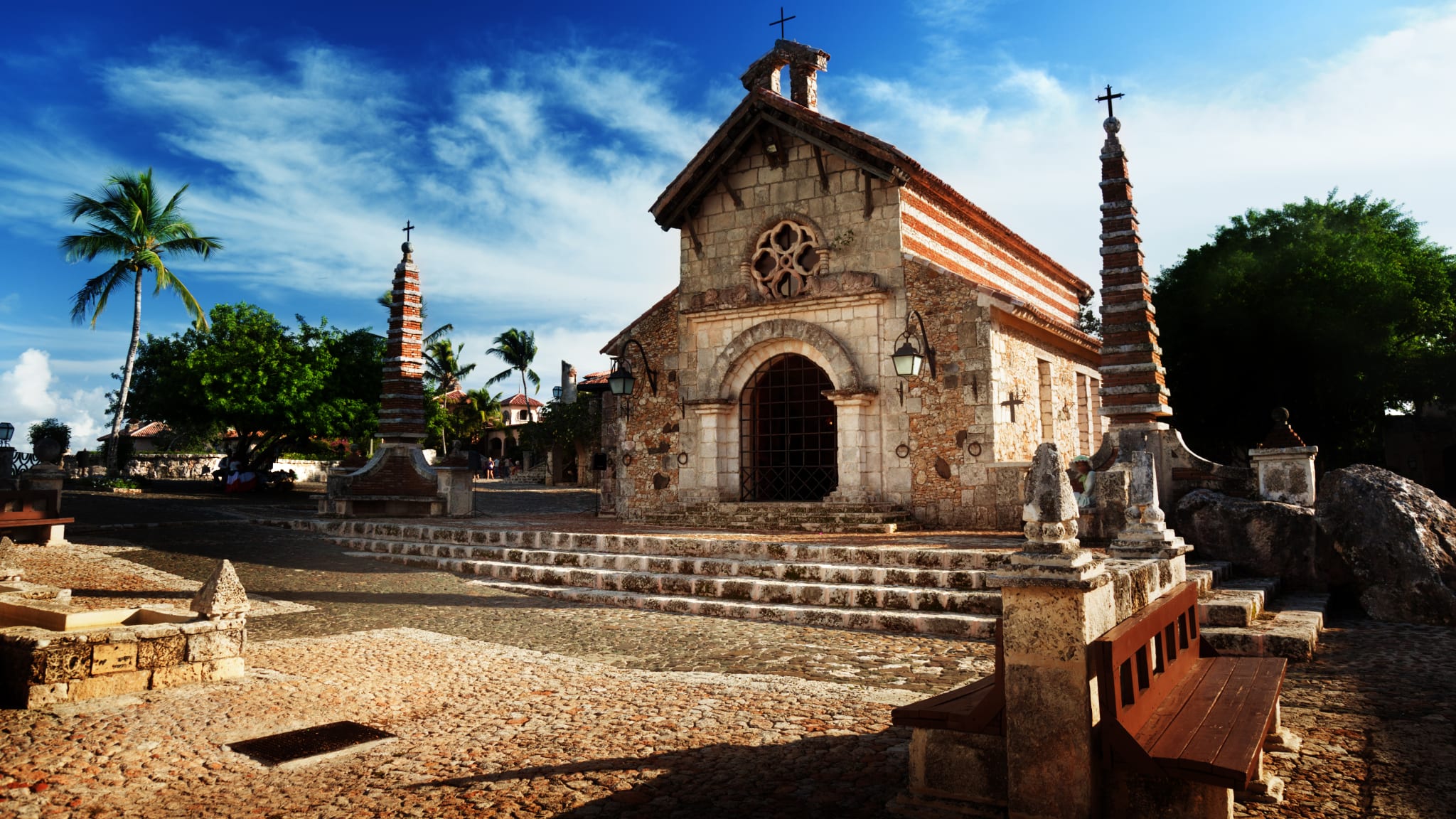 Altos de Chavon, La Romana