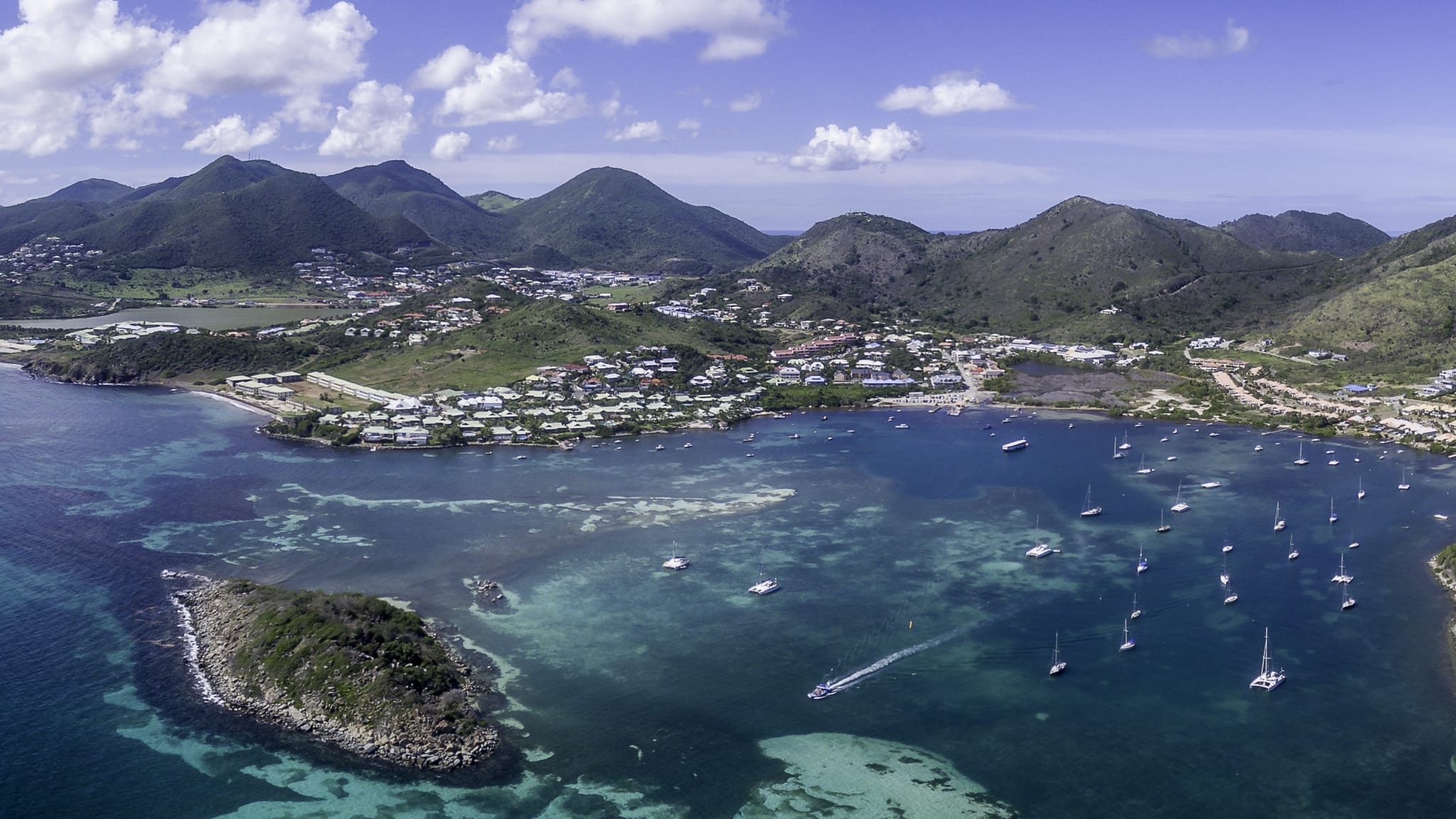Panoramablick auf die Insel St. Martin, Karibik