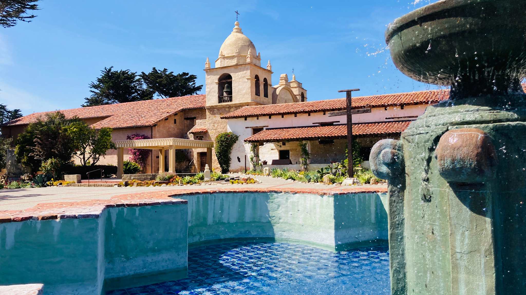 Der Innenhof des Klosters von Carmel