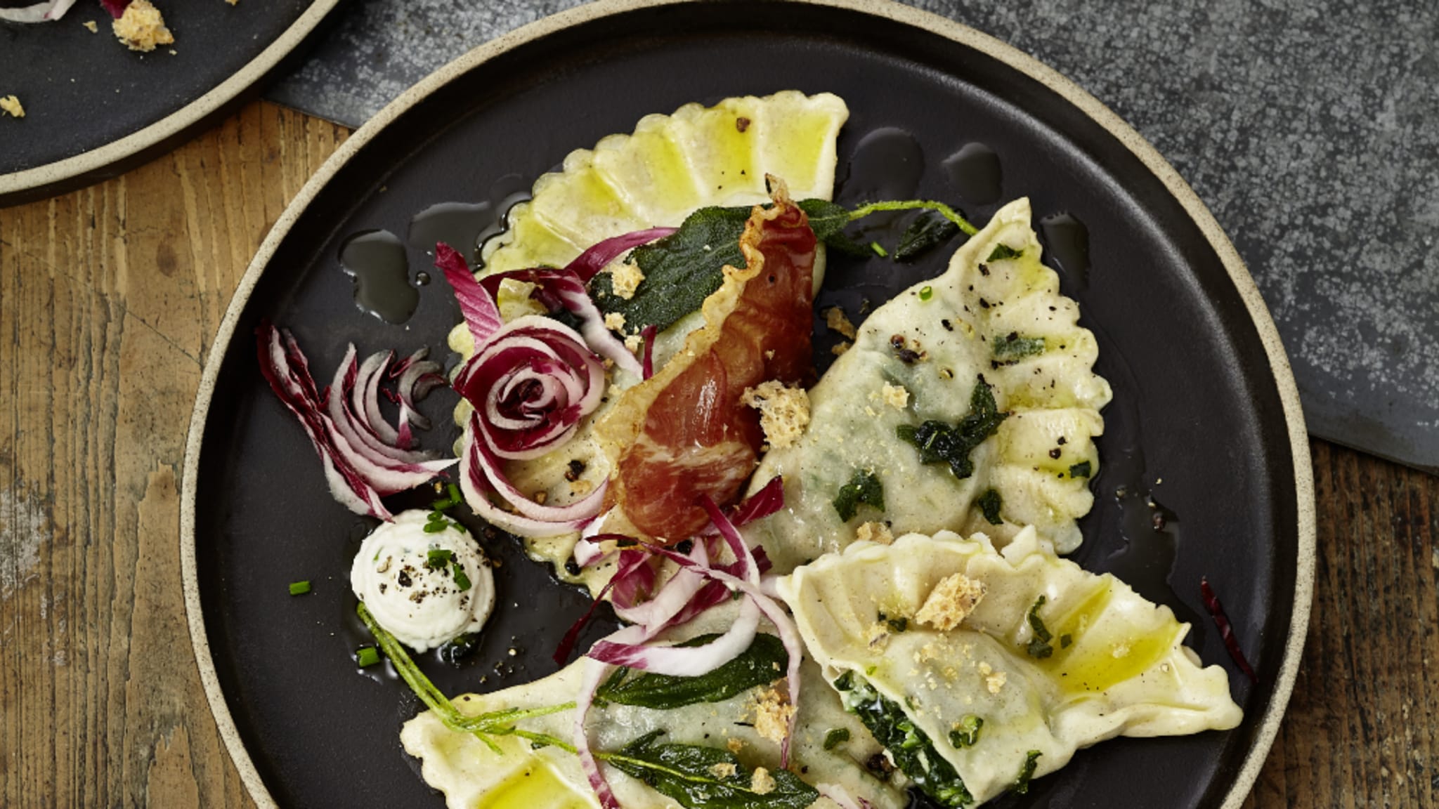 Schlutzkrapfen mit Käse-Schnittlauch-Creme 