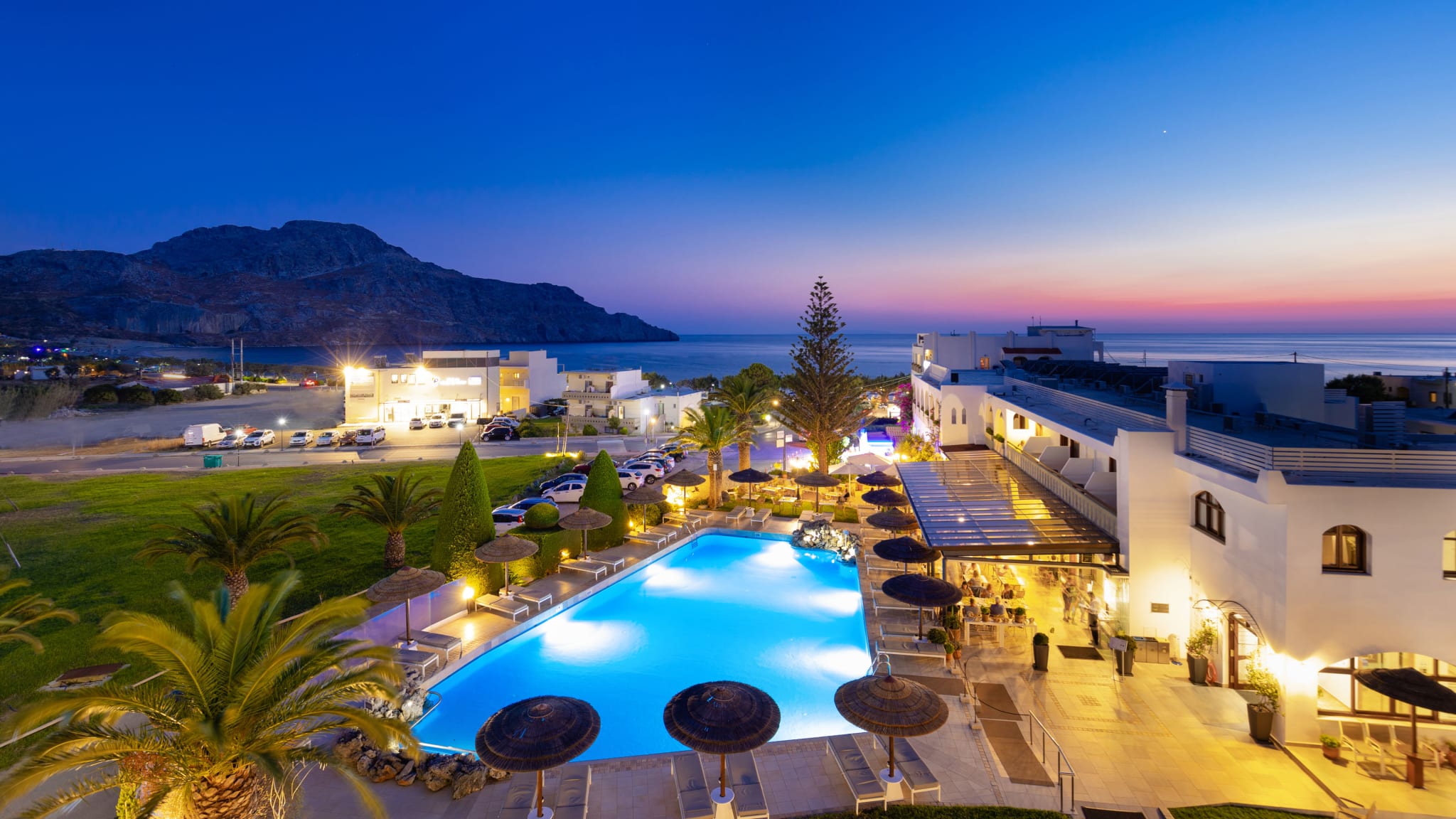 Pool © Alianthos Garden Hotel