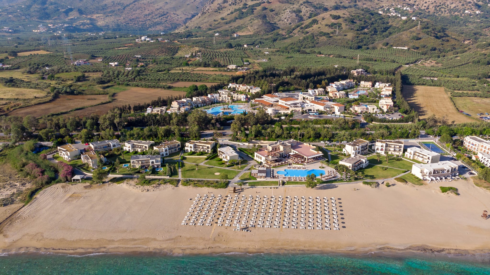 Außenansicht © Pilot Beach Resort
