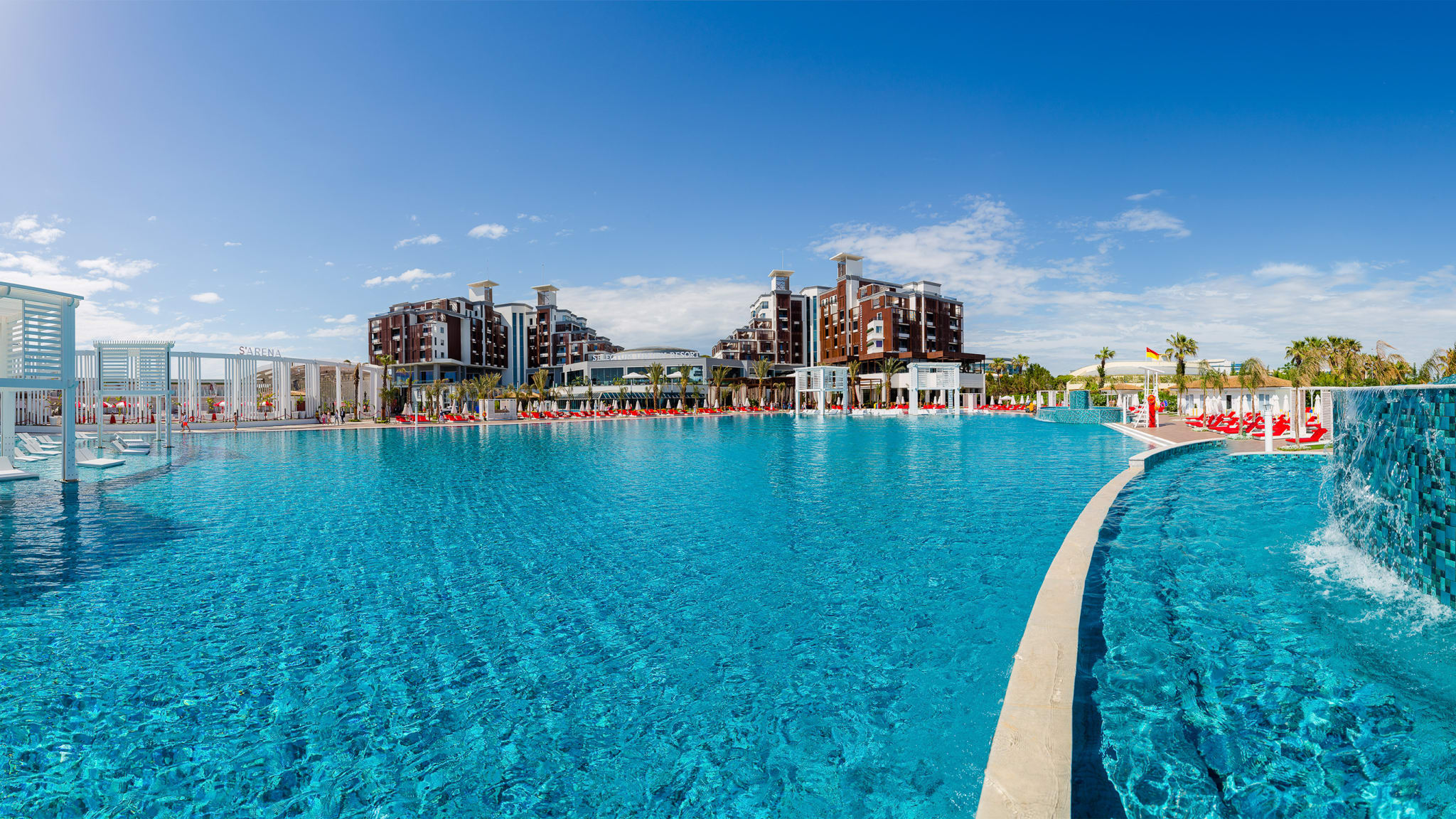 Pool © Selectum Luxury Resort