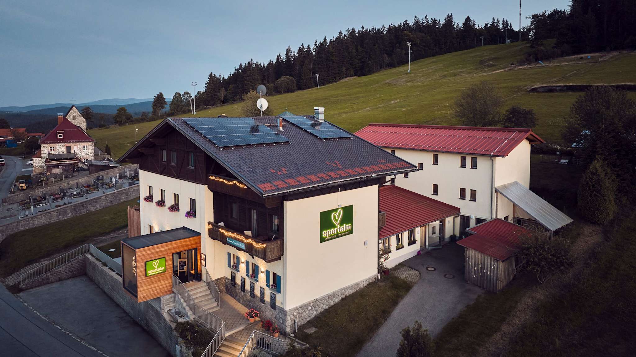 Außenansicht © Landhotel Sportalm
