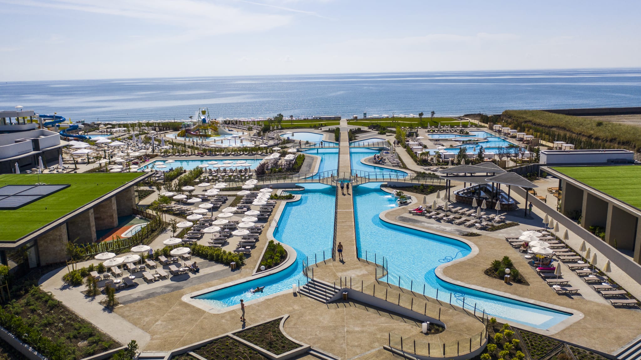 Pool © Wave Resort